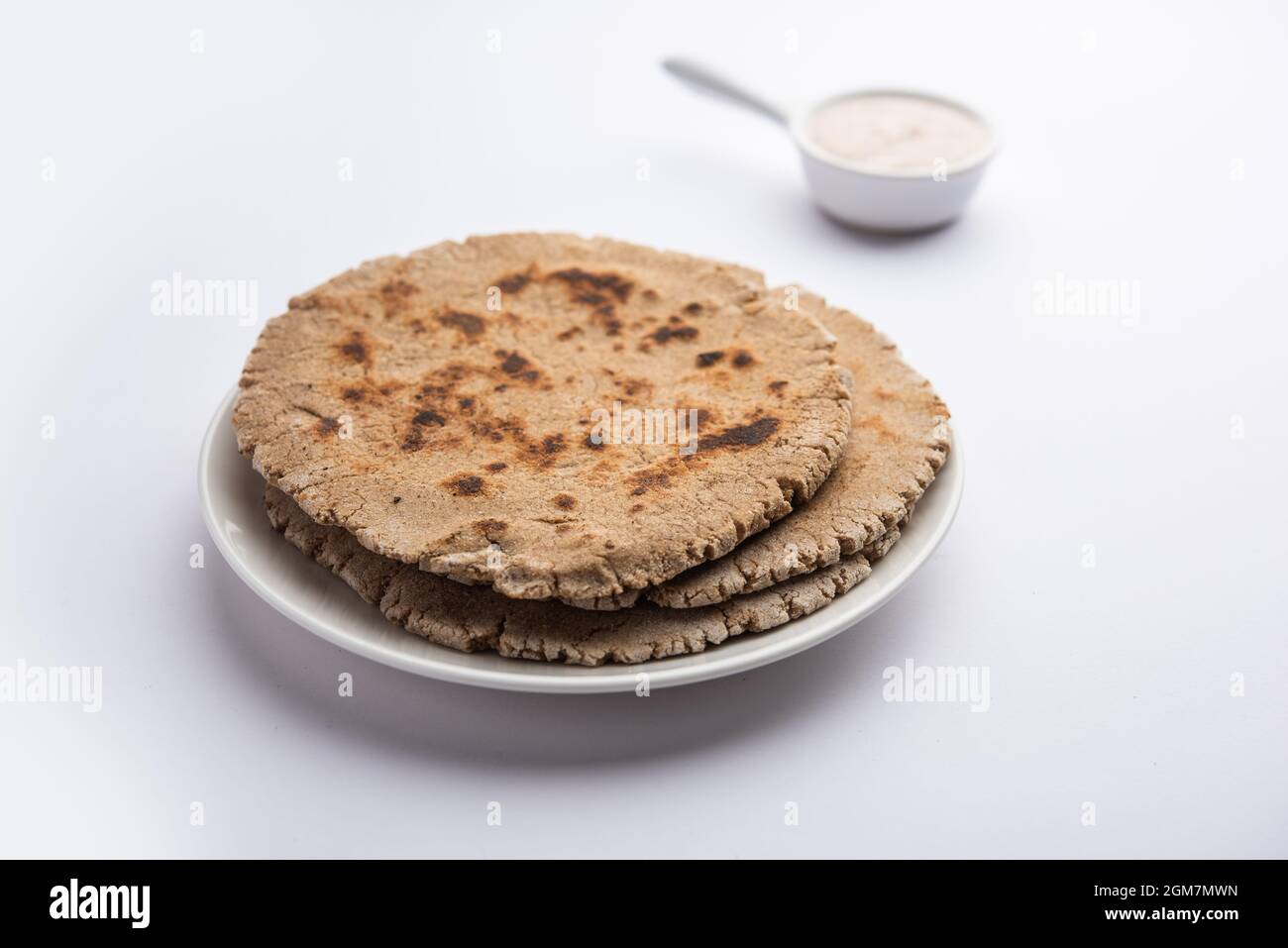 https://c8.alamy.com/comp/2GM7MWN/singhara-atta-roti-or-singoda-or-water-chestnut-paratha-or-flatbread-2GM7MWN.jpg