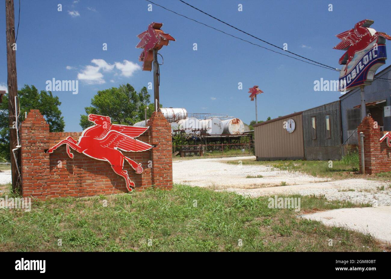 Jacksonville, TX Vintage Mobil Oil Sign at abandoned bulk oil station