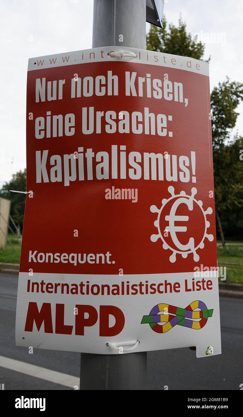 Wahlwerbung der Partei MLPD - Wahlplakate zu den Bundestagswahlen 2021, Berlin-Prenzlauer Berg  (nur fuer redaktionelle Verwendung. Keine Werbung. Ref Stock Photo