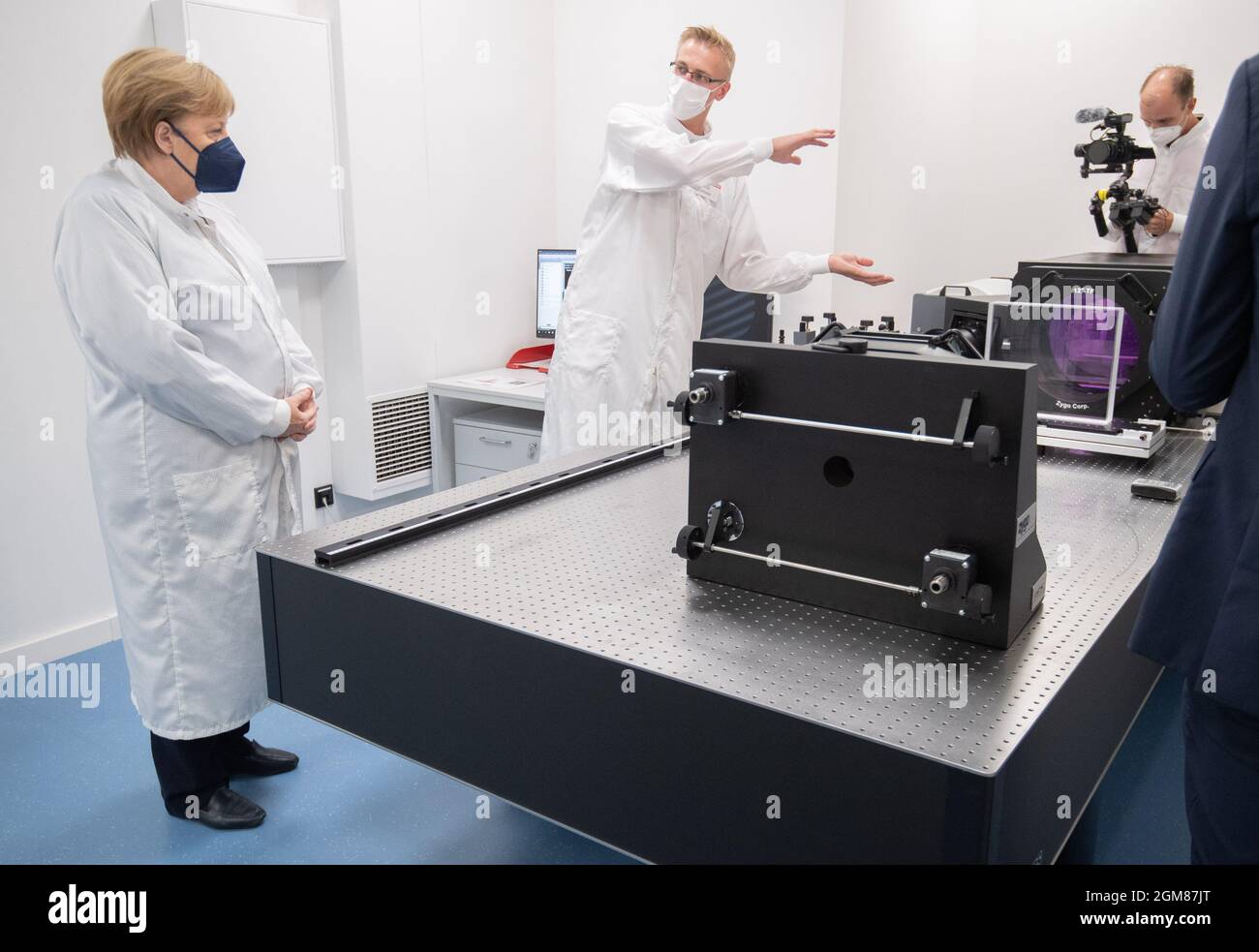 Garbsen, Germany. 17th Sep, 2021. German Chancellor Angela Merkel (CDU