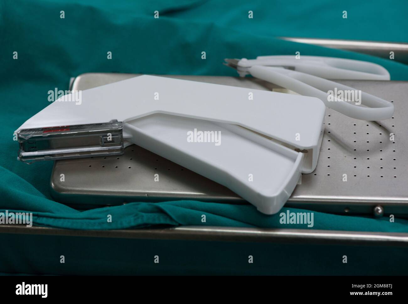 Surgical wound staple removal hires stock photography and images Alamy