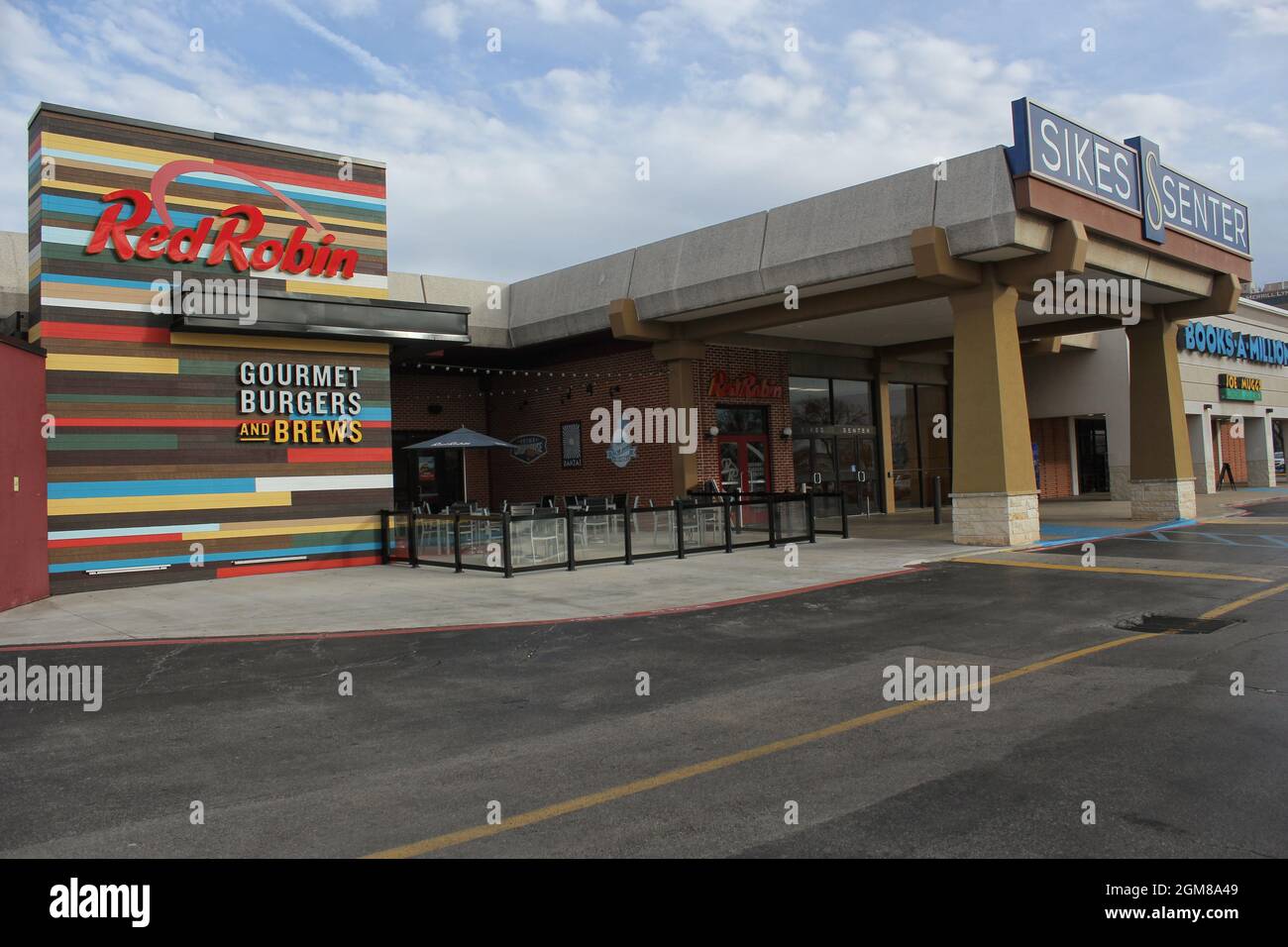 Wichita Falls, TX - February 8, 2019: Red Robin Restaurant located in the Sikes Senter Mall Stock Photo