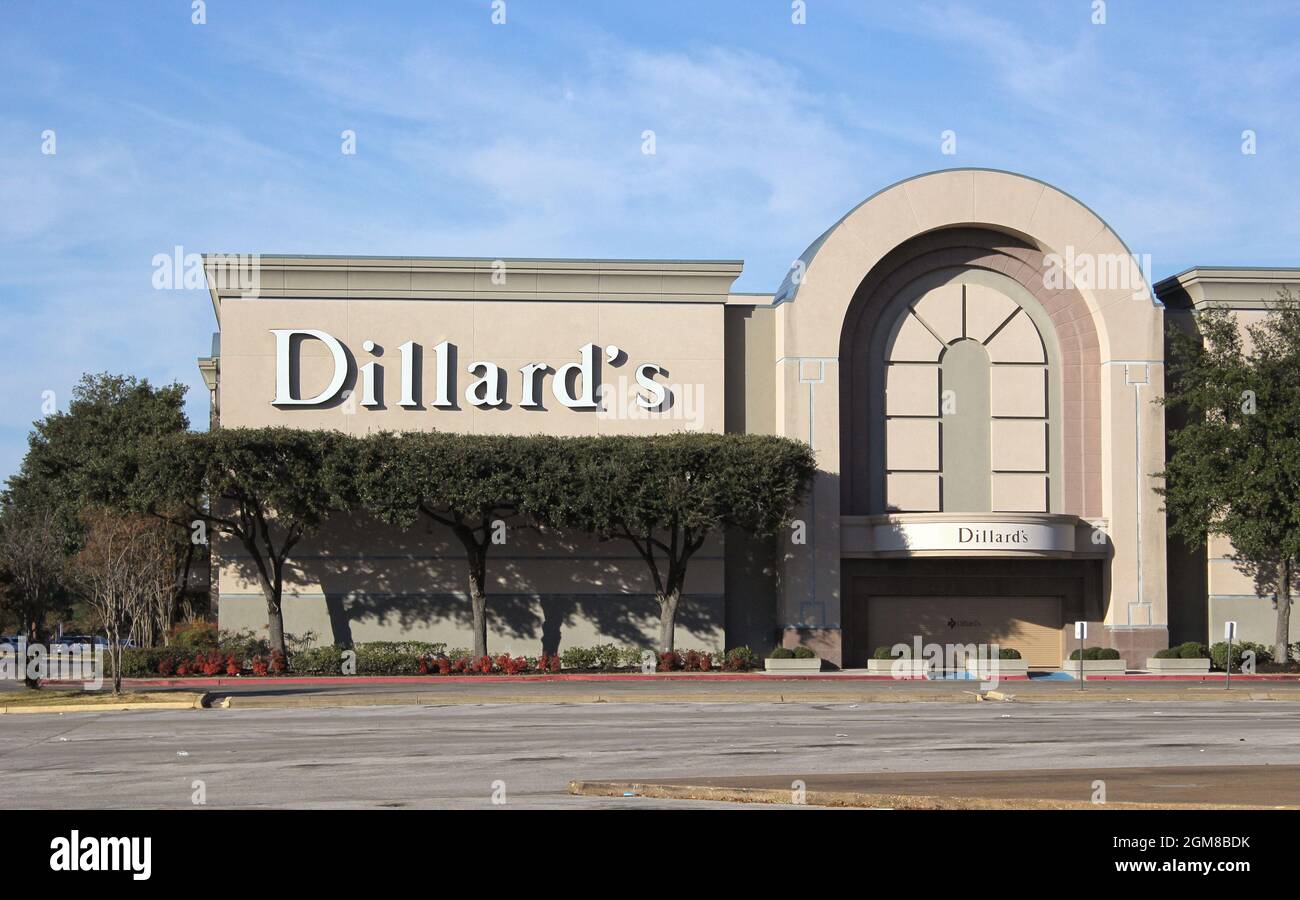 Dillards exterior logo sign hires stock photography and images Alamy