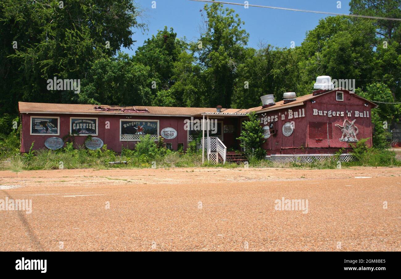 Cushing, TX: Abandoned Burgers n Bull Restaurant located in the rural town of Cushing, TX Stock Photo