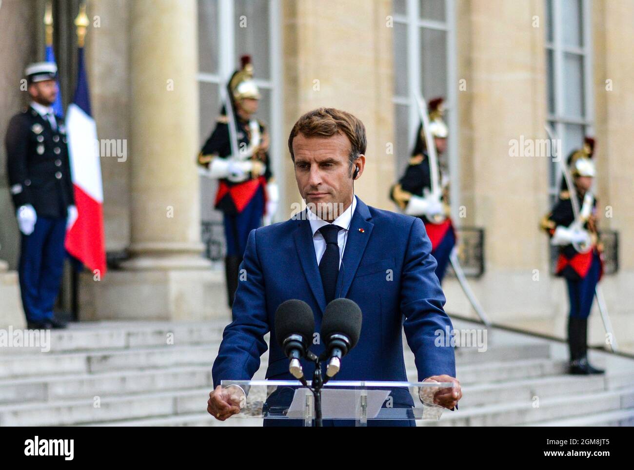 PARIS, FRANCE, 16 SEPTEMBER 2021. France’s President Emmanuel Macron speaks to the press as he welcomes Germany’s Chancellor Angela Merkel prior to a working dinner at the Elysee Palace. Credit: Amaury Paul/Medialys Images/Alamy Live News Stock Photo