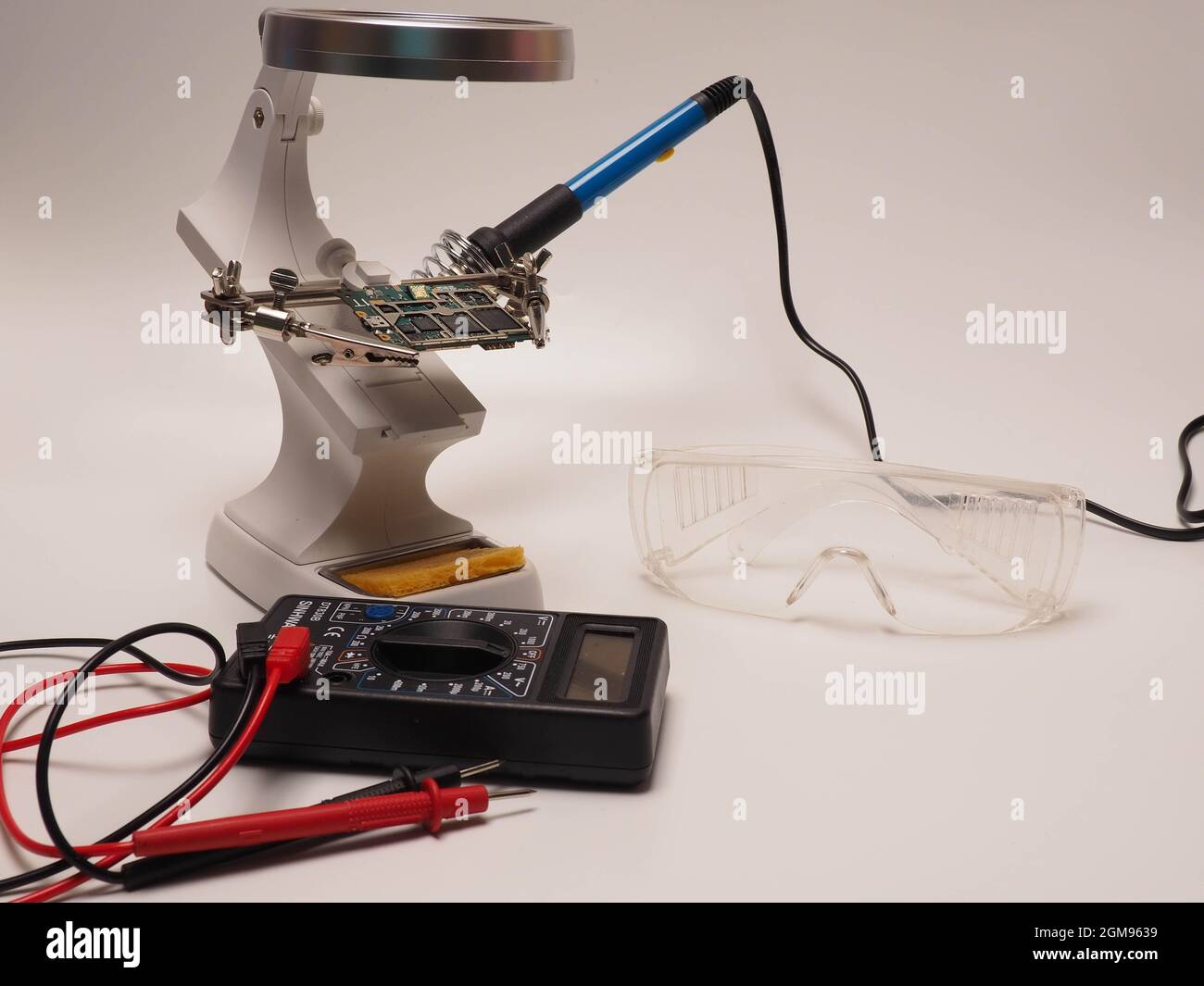 Picture of electronic repairing tools, consist of PCB holder stand