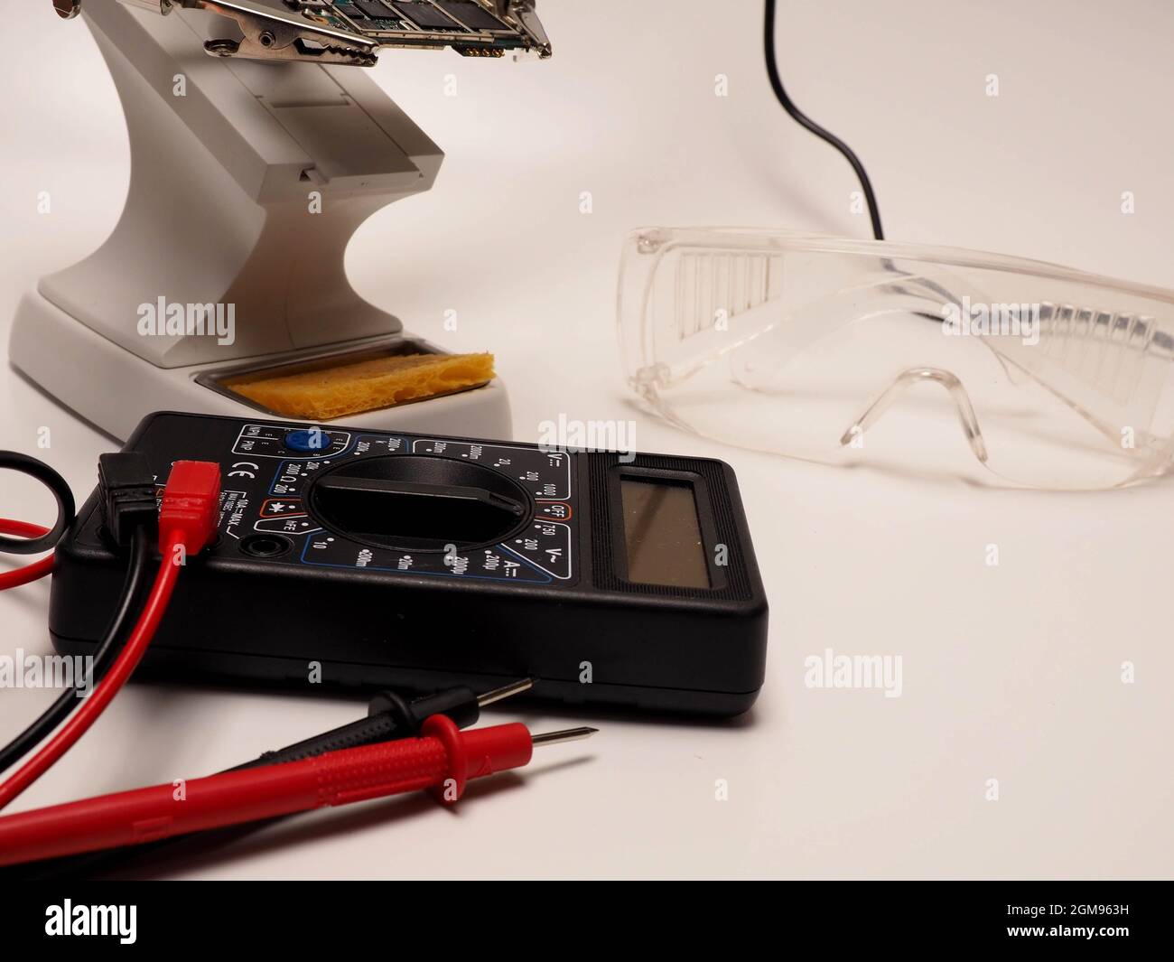 Picture of electronic repairing tools, consist of PCB holder stand