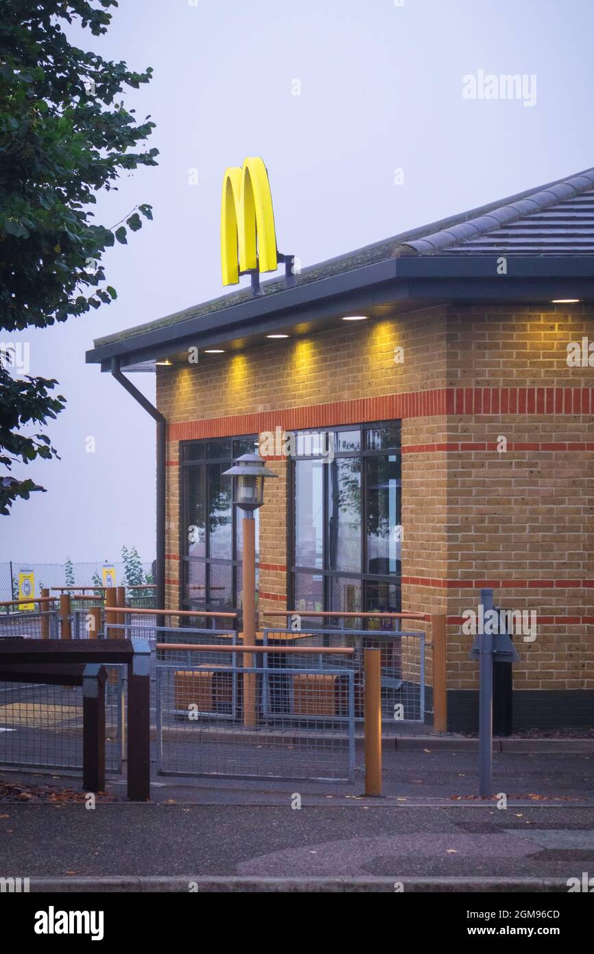 Mcdonalds arch hi-res stock photography and images - Alamy
