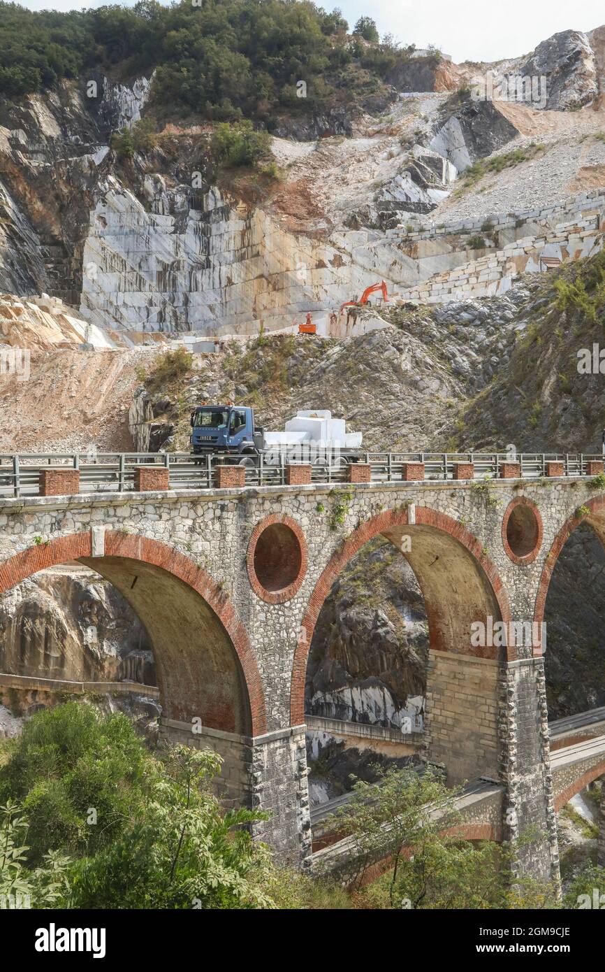 CARRARA MARBLE QUARRIES, ITALY Stock Photo