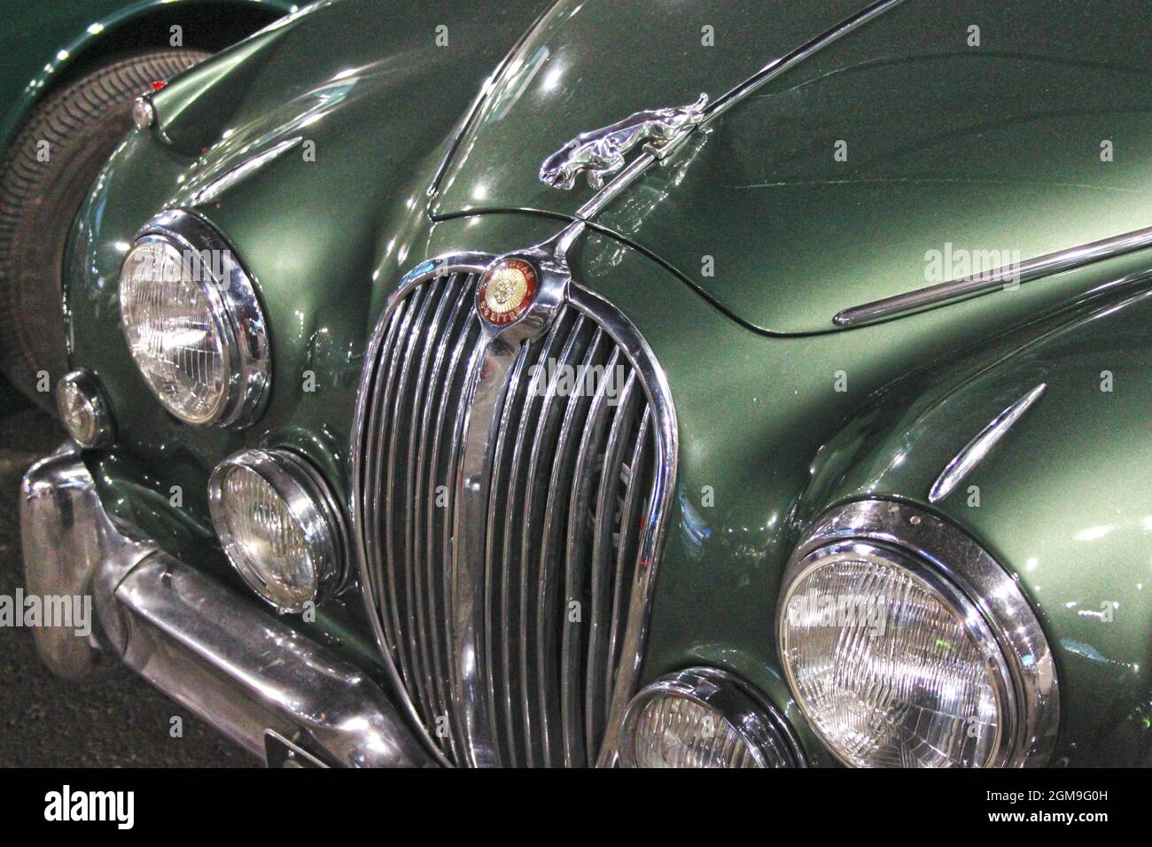 Detalhes Da Luz De Fundo E Para-choques De Um Antigo Modelo Clássico De  Jaguar De Carro Em Inglês Foto Editorial - Imagem de retro, transporte:  268074756