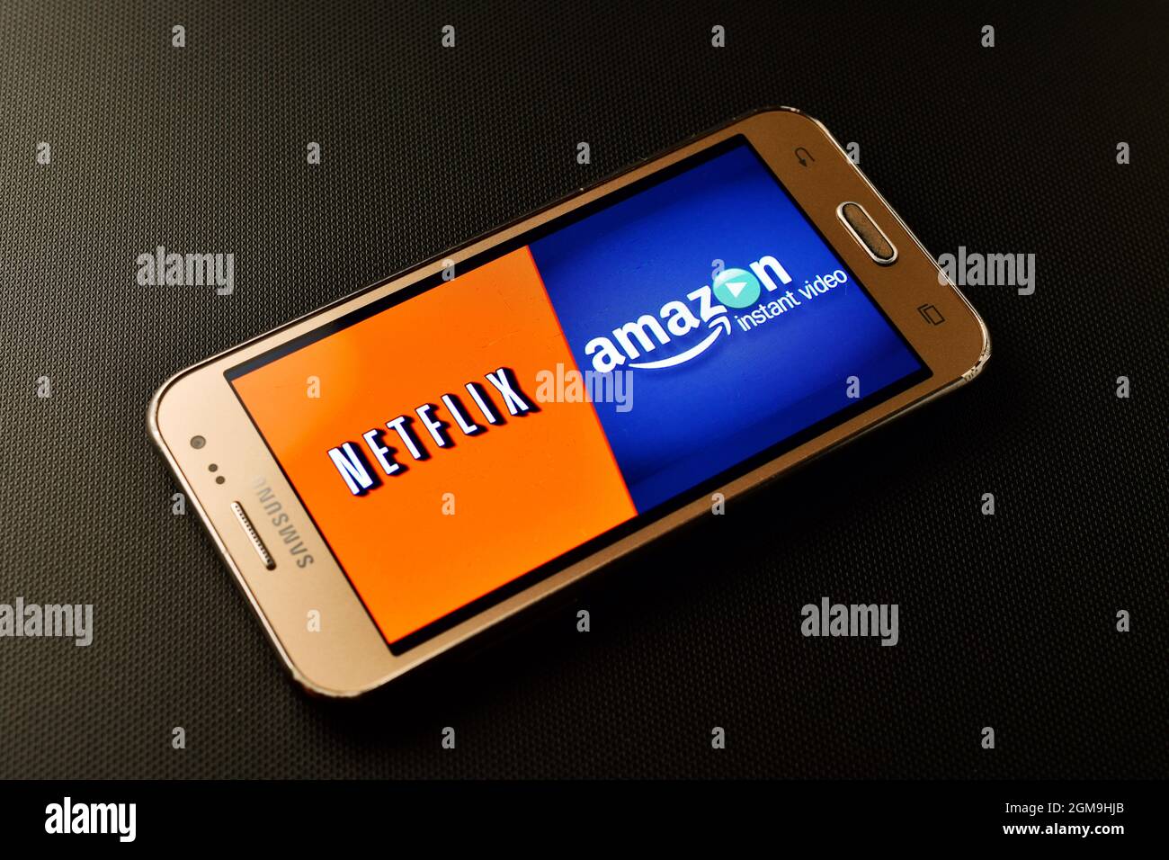 Amazon instant video logo hi-res stock photography and images - Alamy, حجم الصورة 1300x956