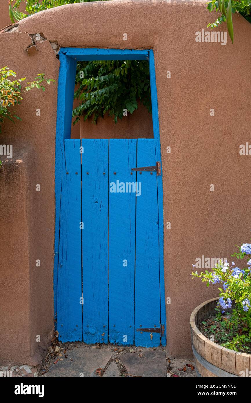 Albuquerque doors hires stock photography and images Alamy