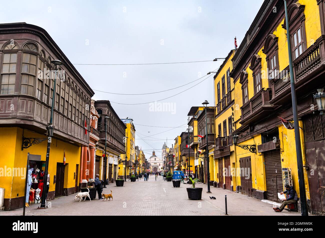 Colonial buildings with balconies in Lima, Peru Stock Photo Alamy