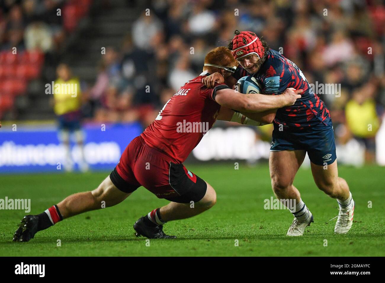 Harry Thacker of Bristol Bears,tackled by Ralph Adams-Hale of Saracens  Stock Photo - Alamy