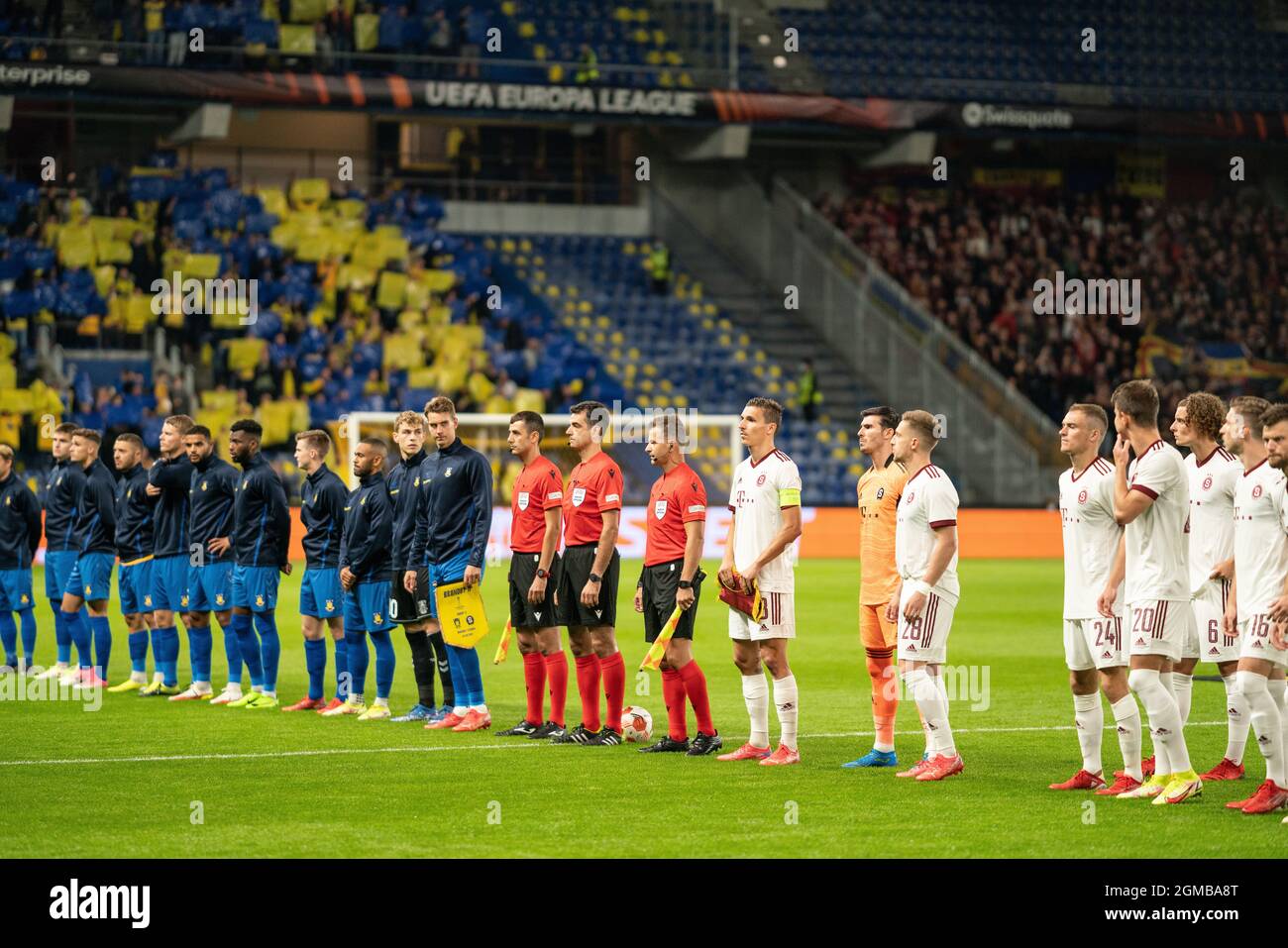 Broendby, Denmark. 16th, September 2021. The players from the two teams line up before the UEFA Europa League match between Broendby IF and Sparta Prague at Broendby Stadion in Broendby. (Photo credit: Gonzales Photo - Gaston Szerman). Stock Photo