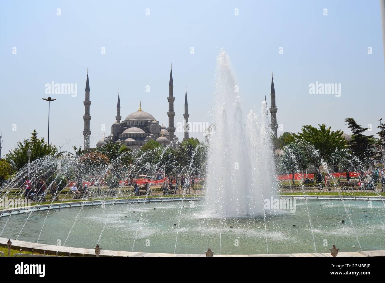 Istanbul Blue Mosque (Sultan Ahmed Mosque) and fountain view from the ...