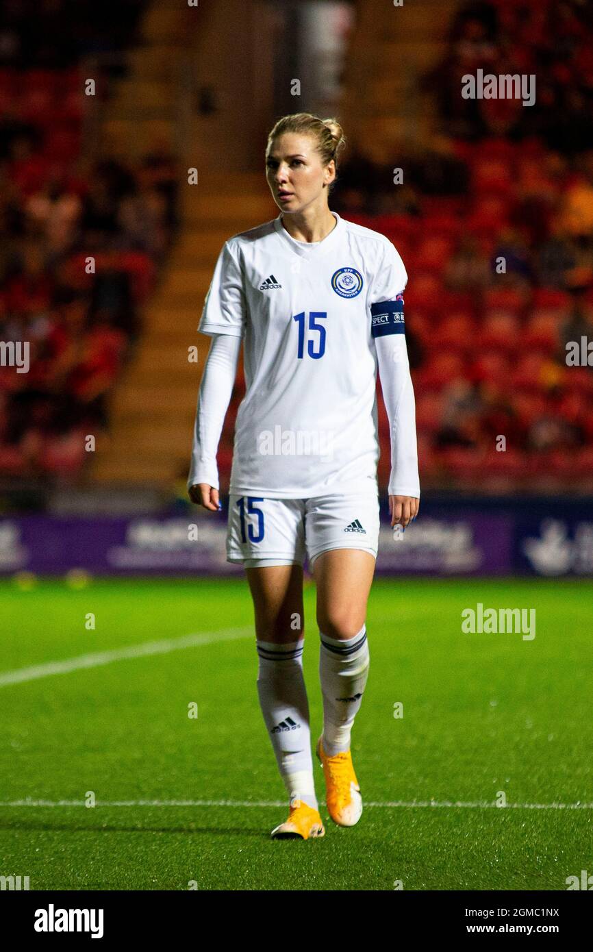 Jinsiy nozik oyoqlar Qizlarning sikilayotgan suratlari