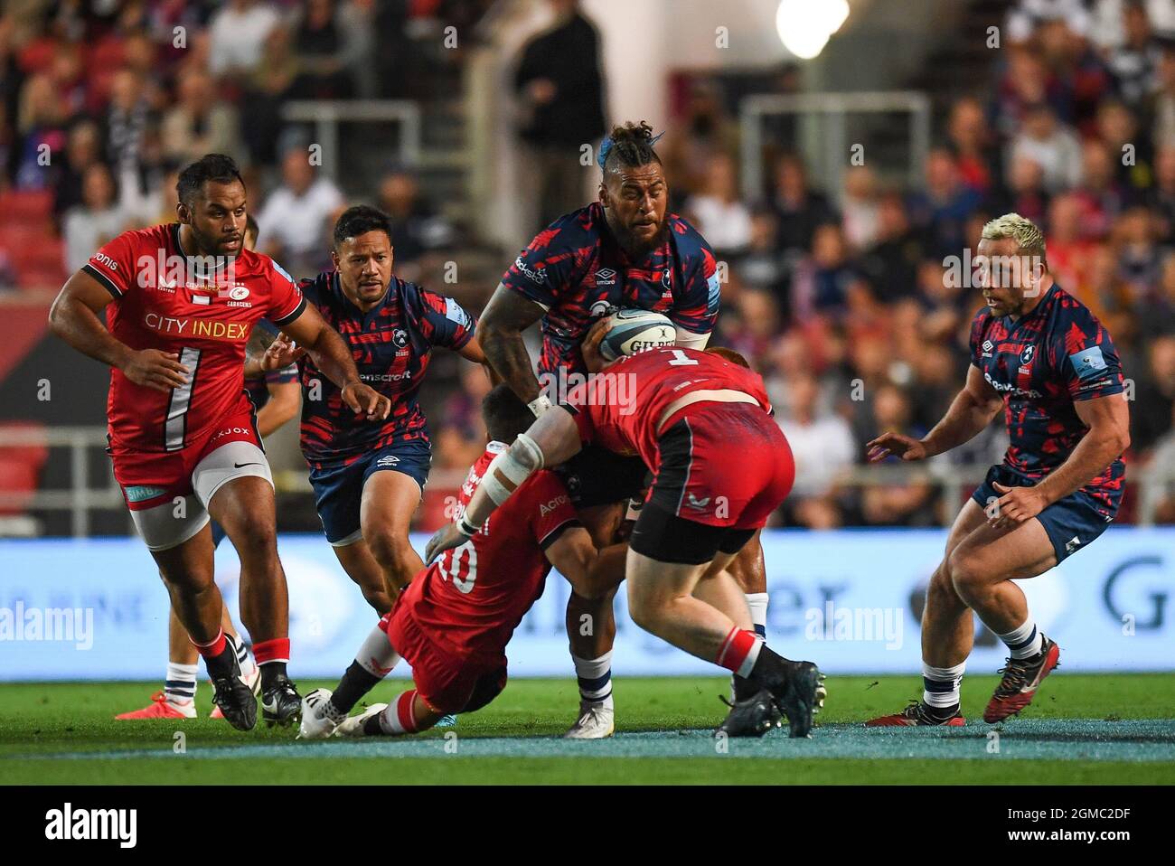 Bristol, UK. 17th Sep, 2021. Nathan Hughes of Bristol Bears, tackled by A Lozowski of Saracensa and Ralph Adams-Hale of Saracens in Bristol, United Kingdom on 9/17/2021. (Photo by Mike Jones/News Images/Sipa USA) Credit: Sipa USA/Alamy Live News Stock Photo