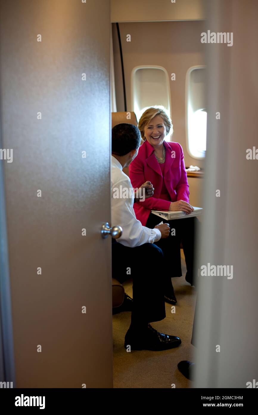 Obama aboard air force one hi-res stock photography and images - Page 7 -  Alamy