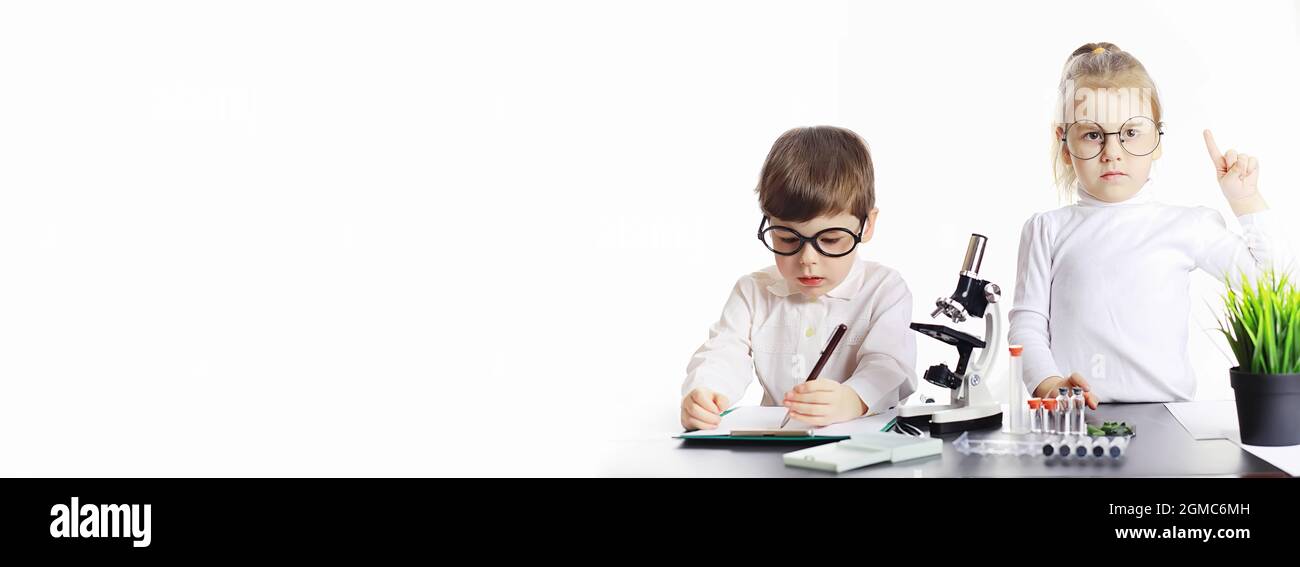 Пк в химии. Страницы вконтакте писателей. Страница ученого. Фото ученый с весами. Страница ученого.