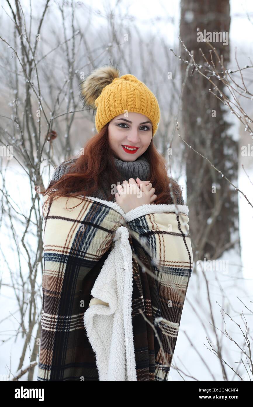 Beautiful girl in a beautiful winter park for a walk Stock Photo - Alamy
