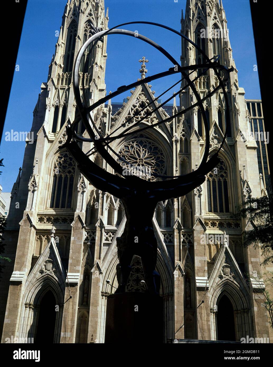 QUINTA AVENIDA-IGLESIA CATOLICA. Location: Catedral de San Patricio. NEW  YORK Stock Photo - Alamy