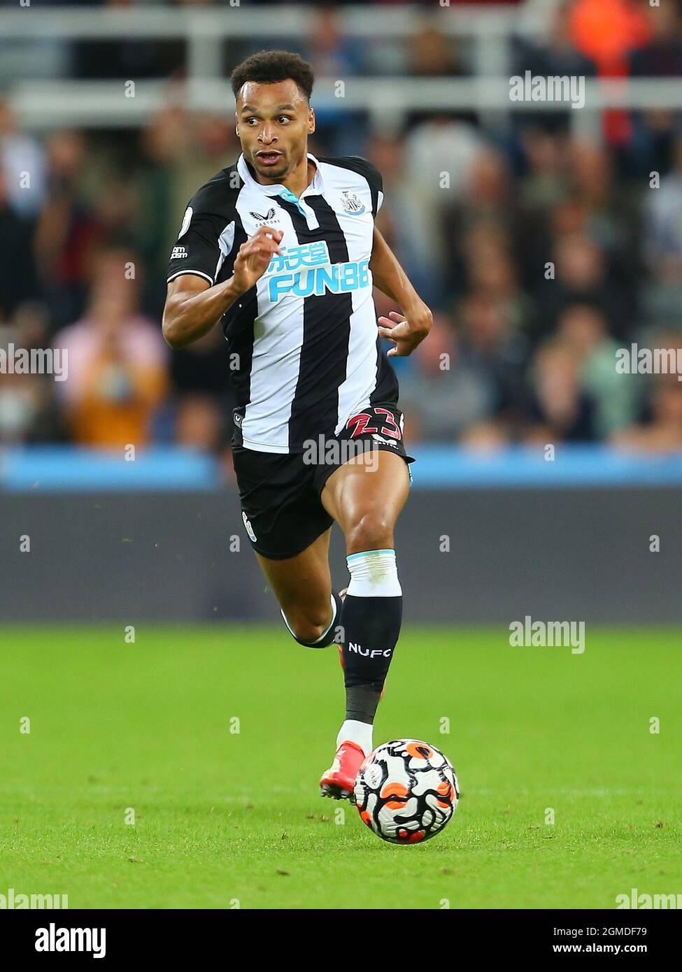 NEWCASTLE UPON TYNE, ENGLAND - SEPTEMBER 17: Jacob Murphy of Newcastle ...