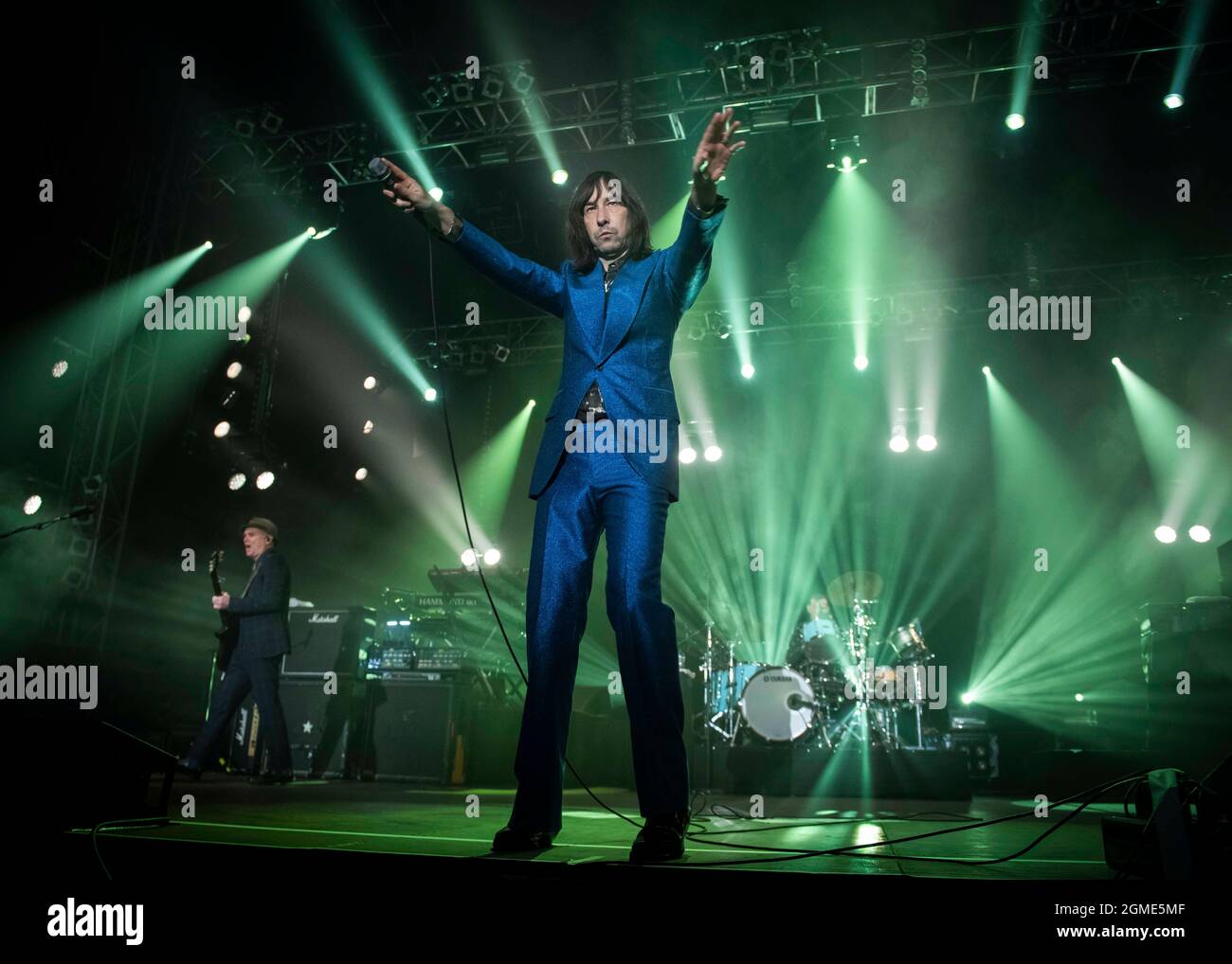 Newport, Isle of Wight, UK, Friday, 17th September 2021 Bobbie Gillespie from Primal Scream performs live at the Isle of Wight festival Seaclose Park. Credit: DavidJensen / Empics Entertainment / Alamy Live News Stock Photo
