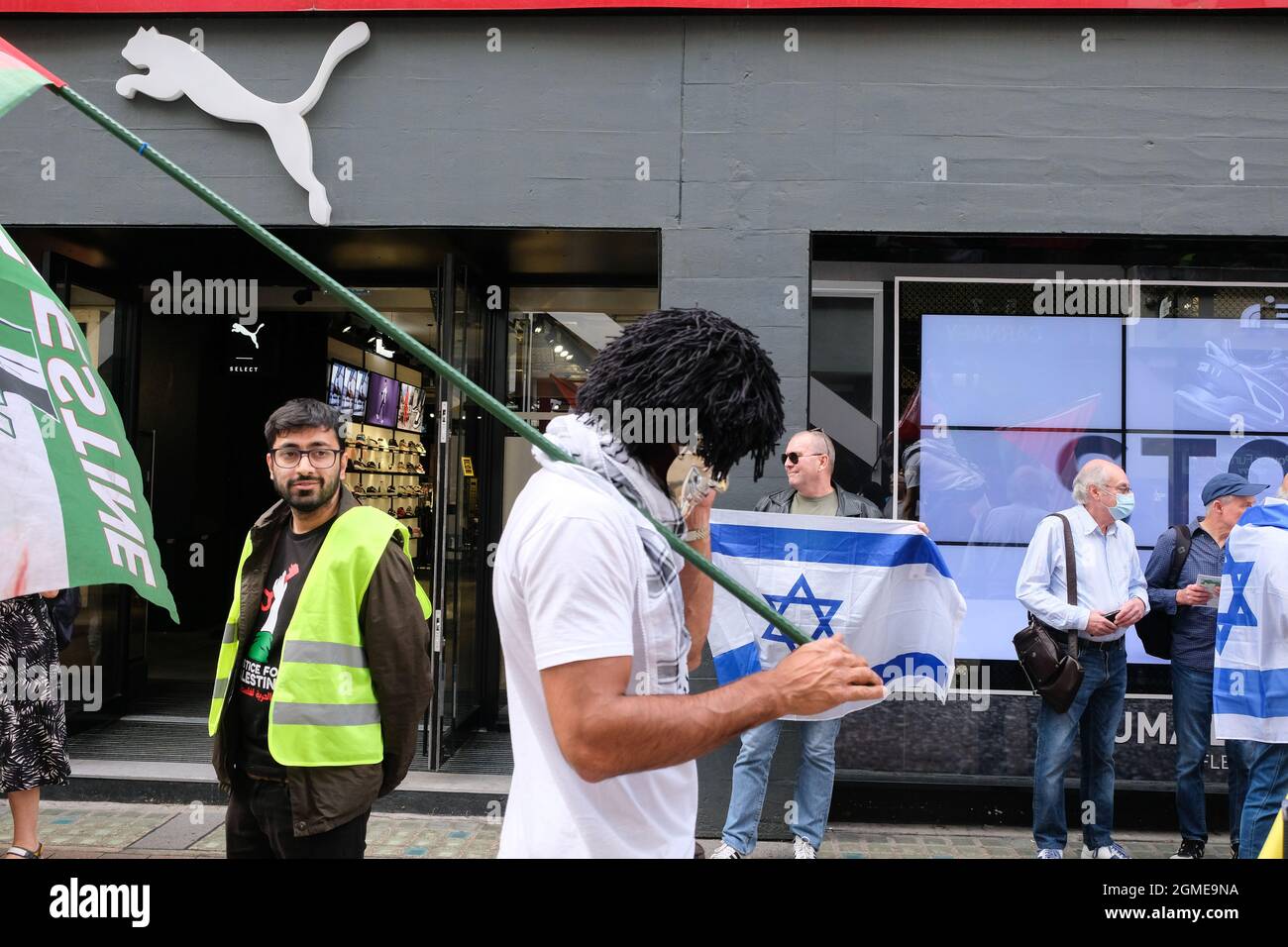 Carnaby Street, London, UK. 18th Sept 2021. Protesters outside the Puma  store on Carnaby Street. Protesting against Puma's sponsorship of the  Israel Football Association. Credit: Matthew Chattle/Alamy Live News Stock  Photo -