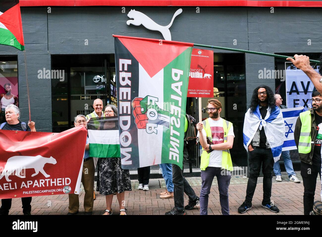 Puma store hi res stock photography and images Page 3 Alamy