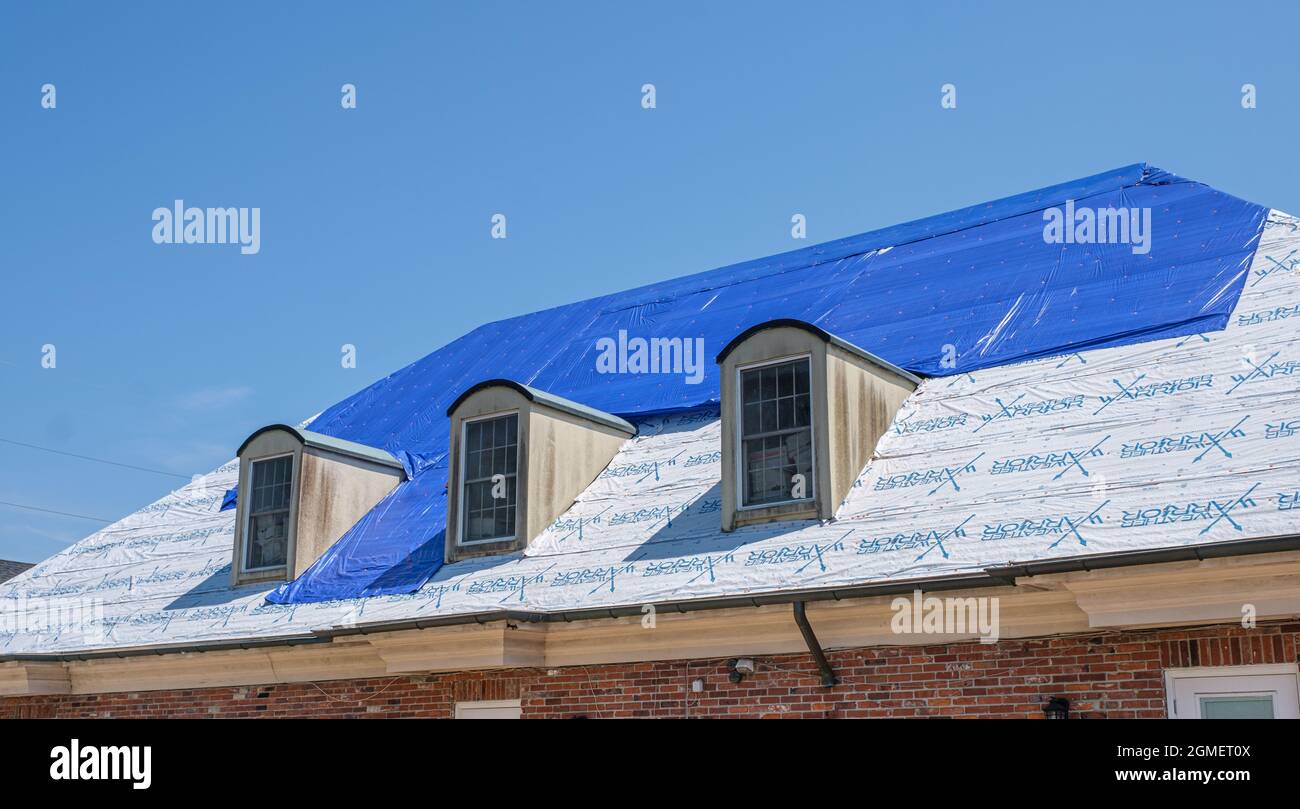 NEW ORLEANS, LA, USA SEPTEMBER 9, 2021 Hurricane Ida Damaged Roof