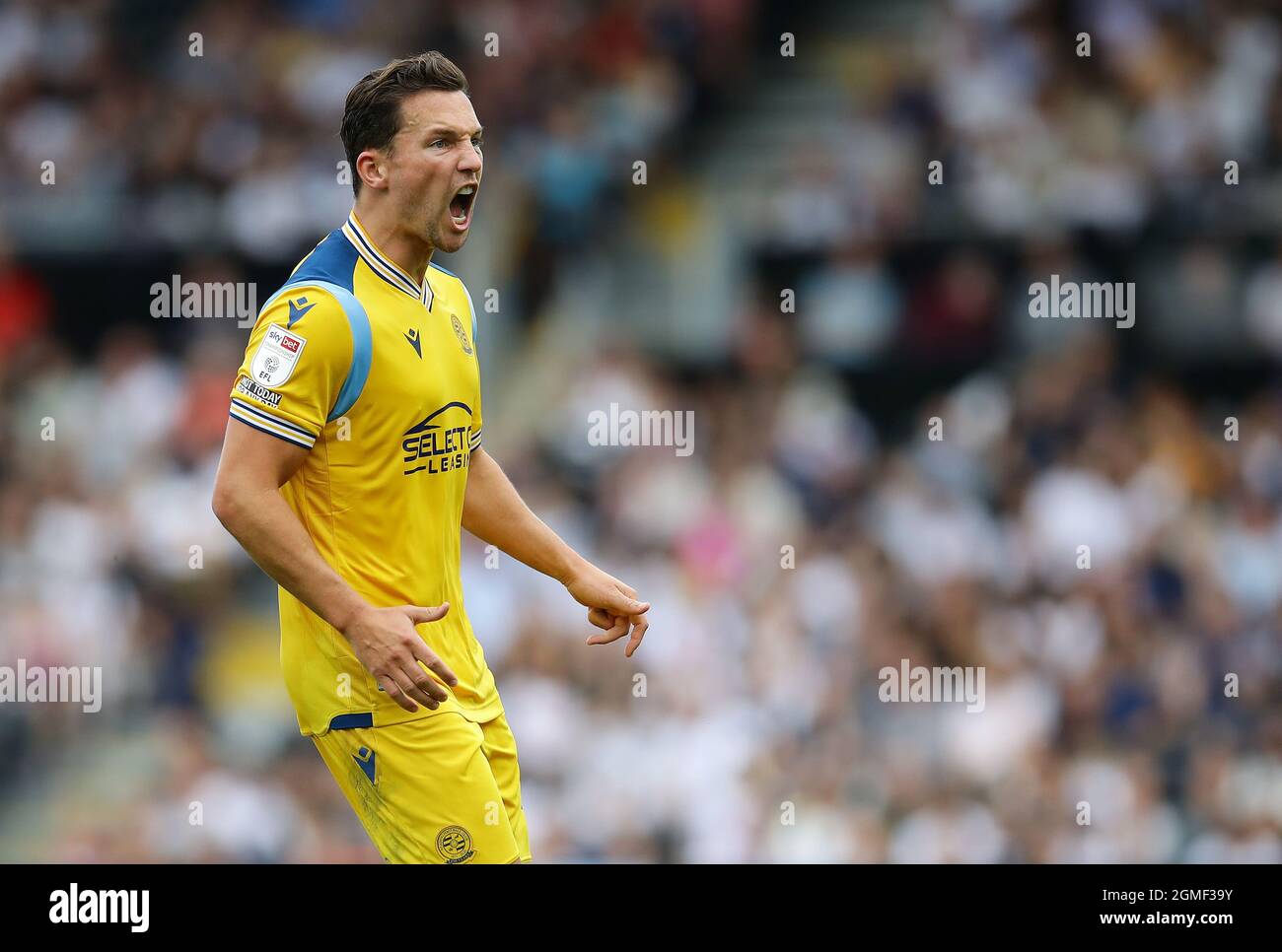 London, England, 18th September 2021. Danny Drinkwater of Reading during the Sky Bet Championship match at Craven Cottage, London. Picture credit should read: David Klein / Sportimage Stock Photo
