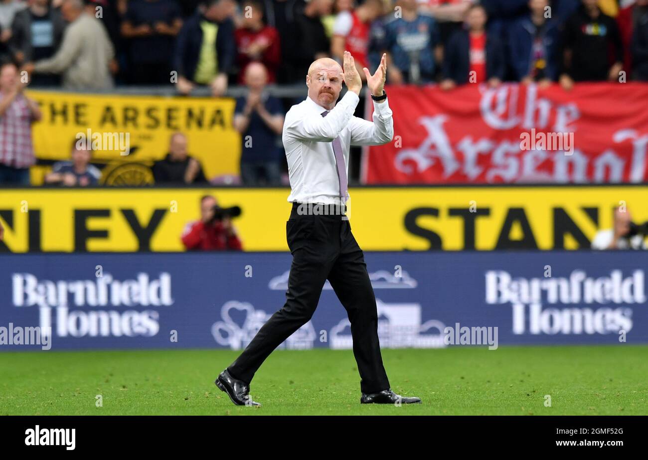 Burnley manager Sean Dyche applauds the fans after the Premier League match at Turf Moor, Burnley. Picture date: Saturday September 18, 2021. Stock Photo