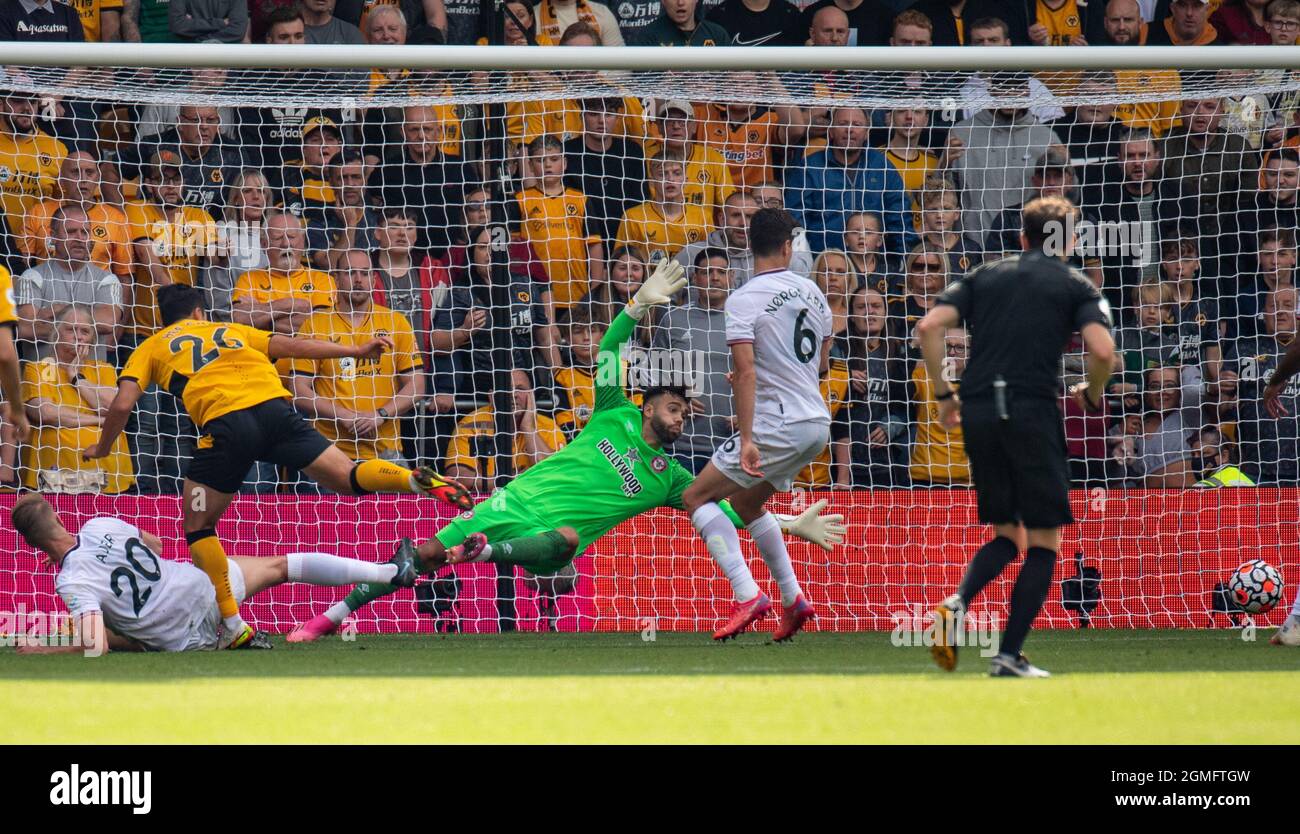 Wolverhampton, UK. 18th Sep, 2021. Brentford goalkeeper David Raya Martin during the Premier League match between Wolverhampton Wanderers and Brentford at Molineux, Wolverhampton, England on 18 September 2021. Photo by Andrew Aleksiejczuk/PRiME Media Images. Credit: PRiME Media Images/Alamy Live News Stock Photo