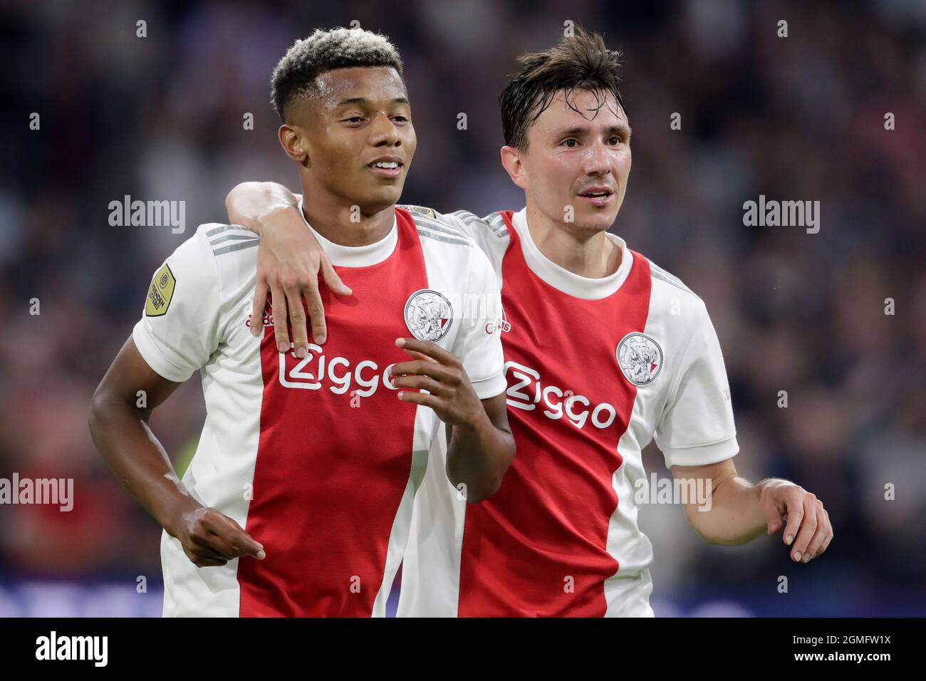 Squawka Live on X: David Neres' goal in the first minute on injury time  crowned Ajax KNVB Cup champions after a 2-1 win against Vitesse. 🏆   / X