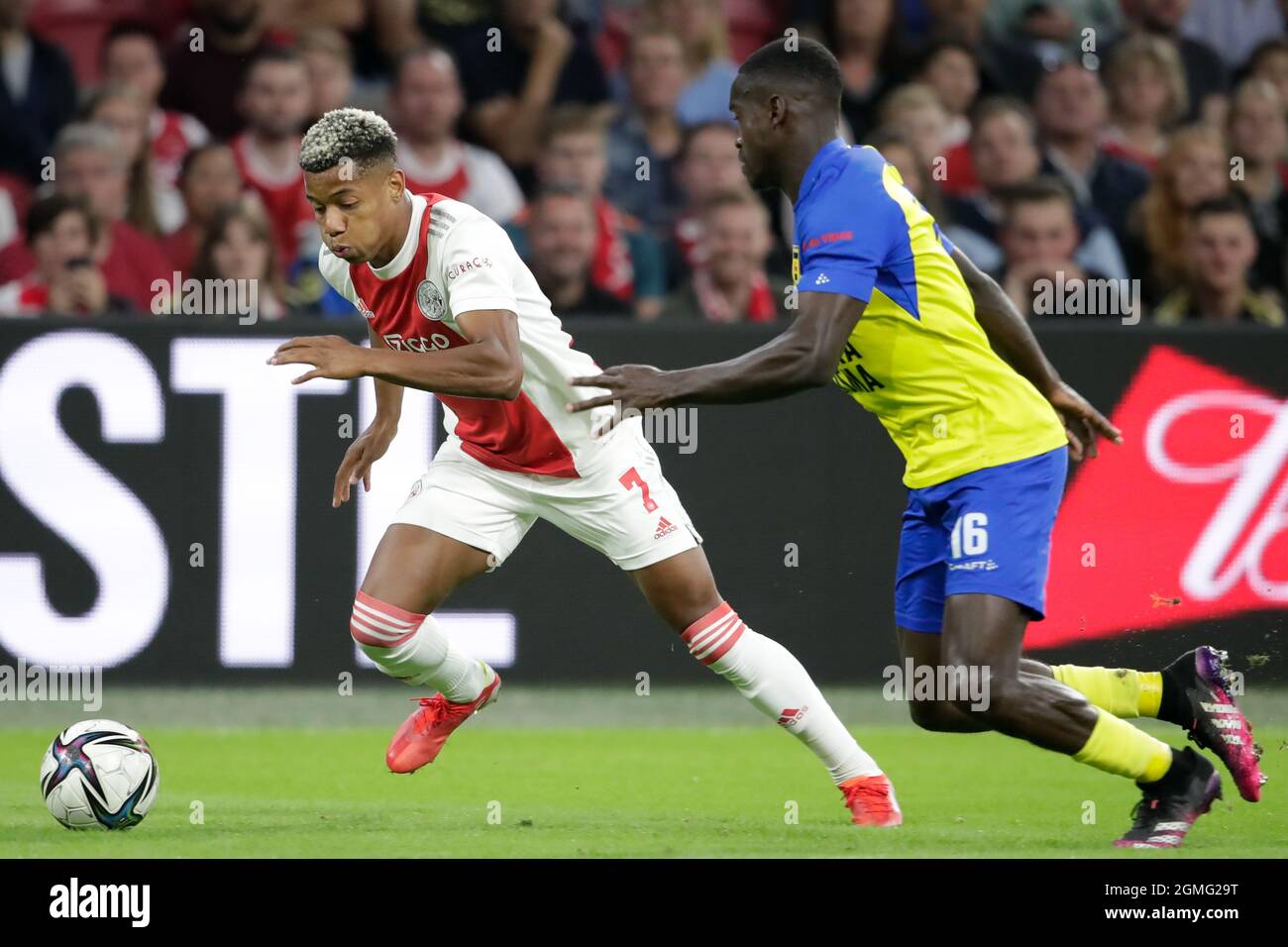 Squawka Live on X: David Neres' goal in the first minute on injury time  crowned Ajax KNVB Cup champions after a 2-1 win against Vitesse. 🏆   / X