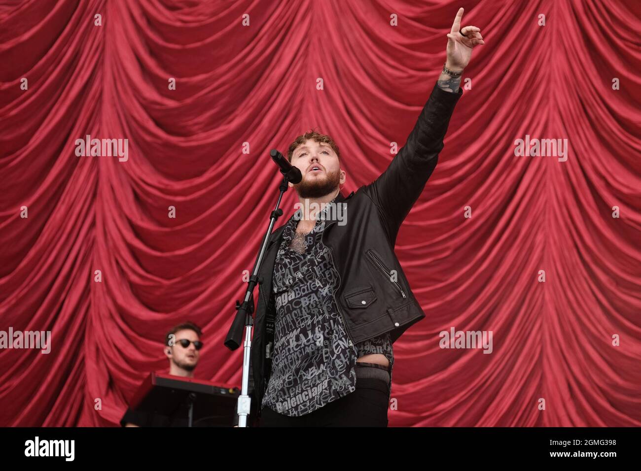 September 18th 2021 James Arthur, English singer songwriter and X Factor winner 2012 performing on stage, Newport, IOW Credit: Dawn Fletcher-Park/Alamy Live News Stock Photo