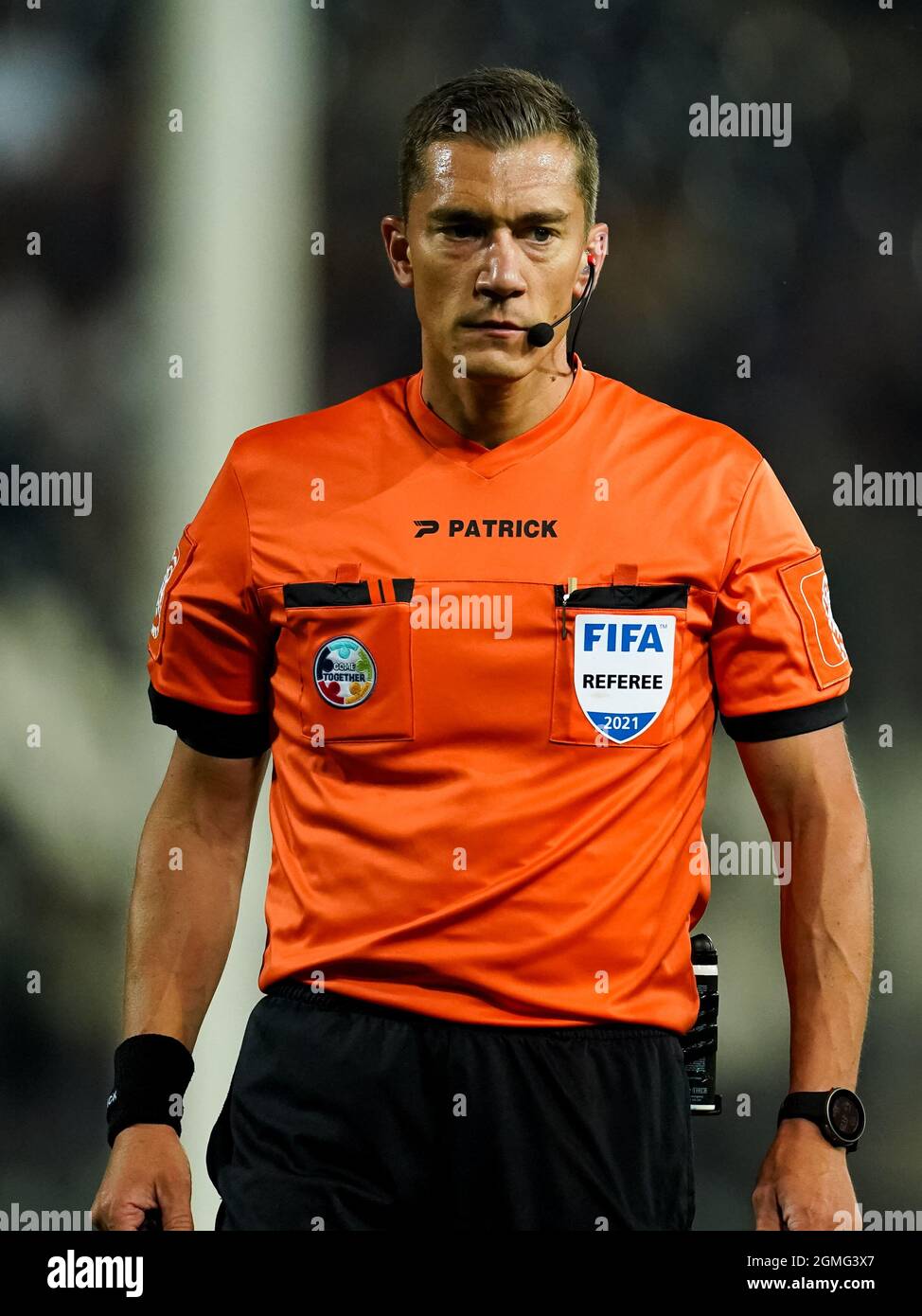 CHARLEROI, BELGIUM - SEPTEMBER 18: Referee Jonathan Lardot during the Jupiler Pro League match between Sporting Charleroi and Club Brugge at the Stade du Pays de Charleroi on September 18, 2021 in Charleroi, Belgium (Photo by Joris Verwijst/Orange Pictures) Stock Photo