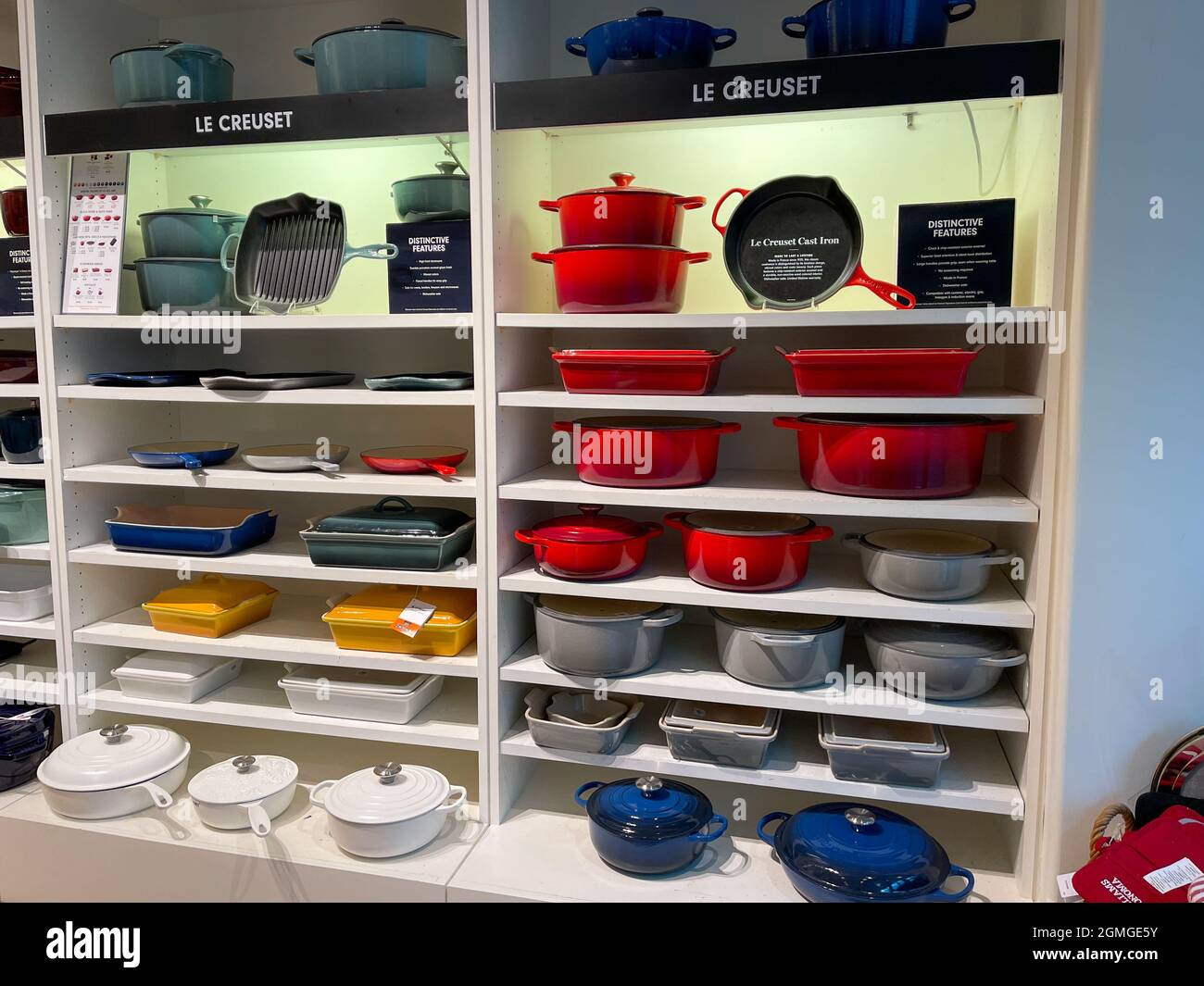 Orlando, FL USA - September 9, 2021: The Le Creuset pot and pan aisle at a  Williams Sonoma store at an indoor mall in Orlando, Florida Stock Photo -  Alamy