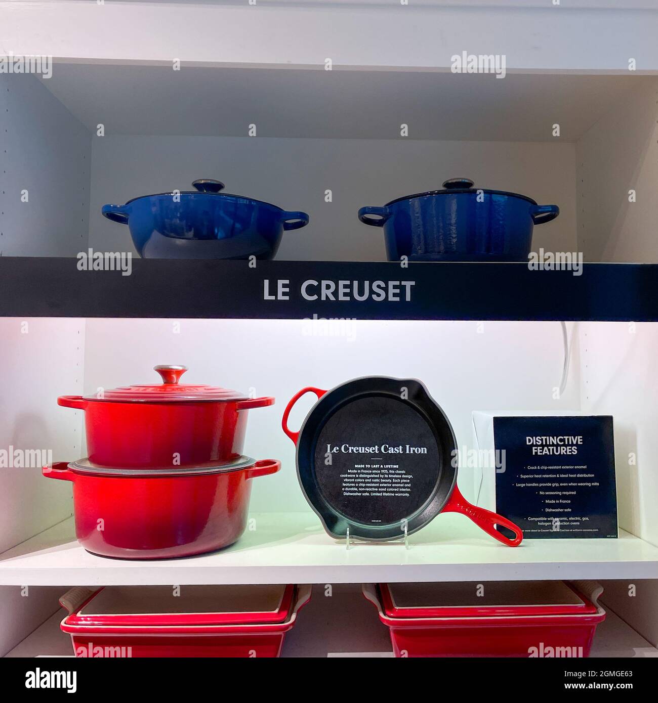 https://c8.alamy.com/comp/2GMGE63/orlando-fl-usa-september-9-2021-the-le-creuset-pot-and-pan-aisle-at-a-williams-sonoma-store-at-an-indoor-mall-in-orlando-florida-2GMGE63.jpg