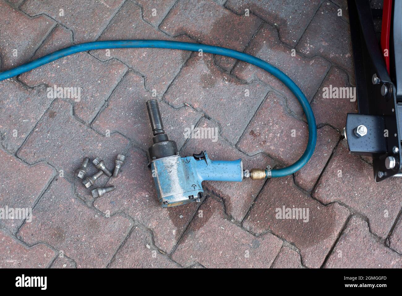 Repair or replace hires stock photography and images Alamy