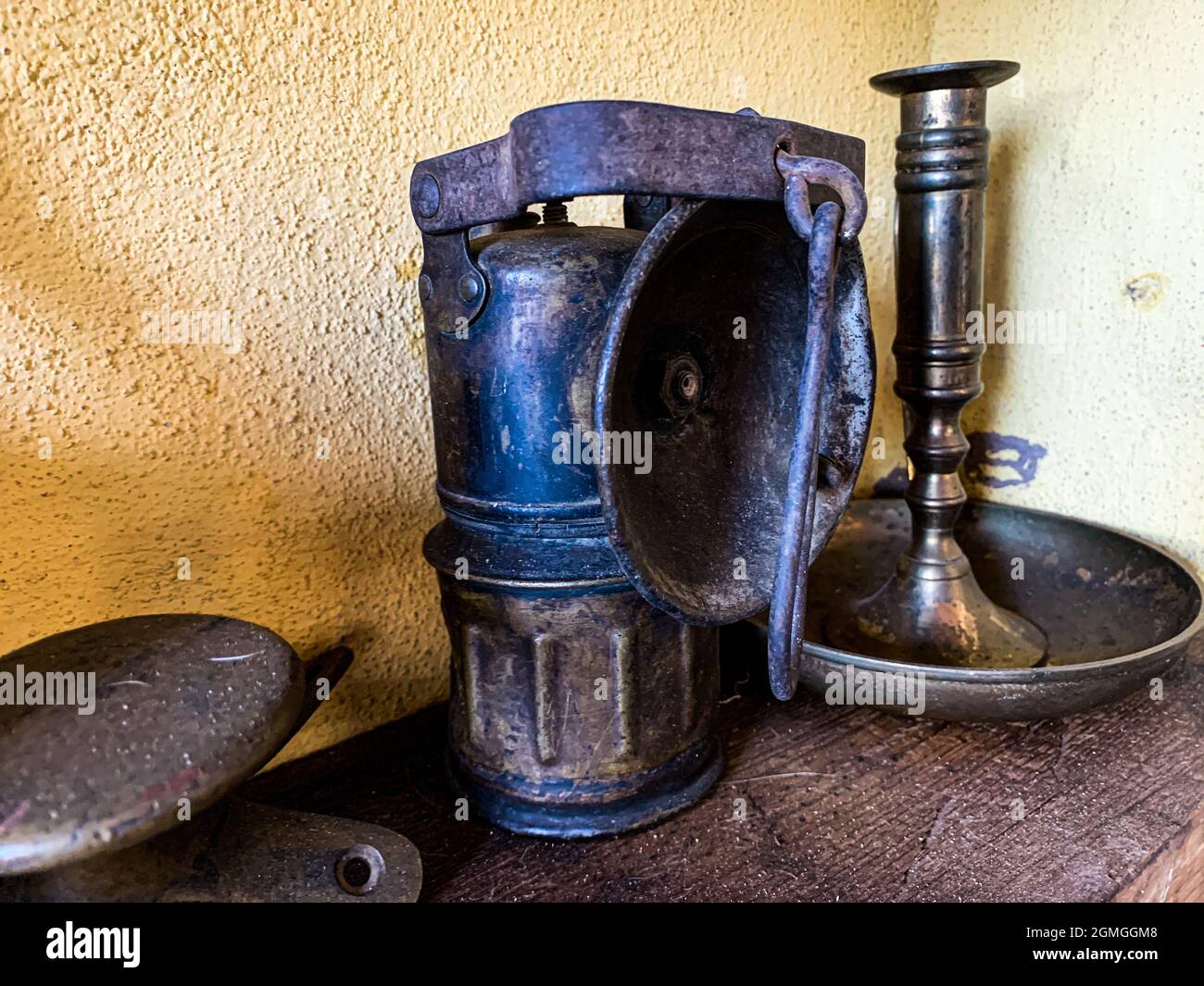 Lampara De Petroleo High Resolution Stock Photography and Images - Alamy