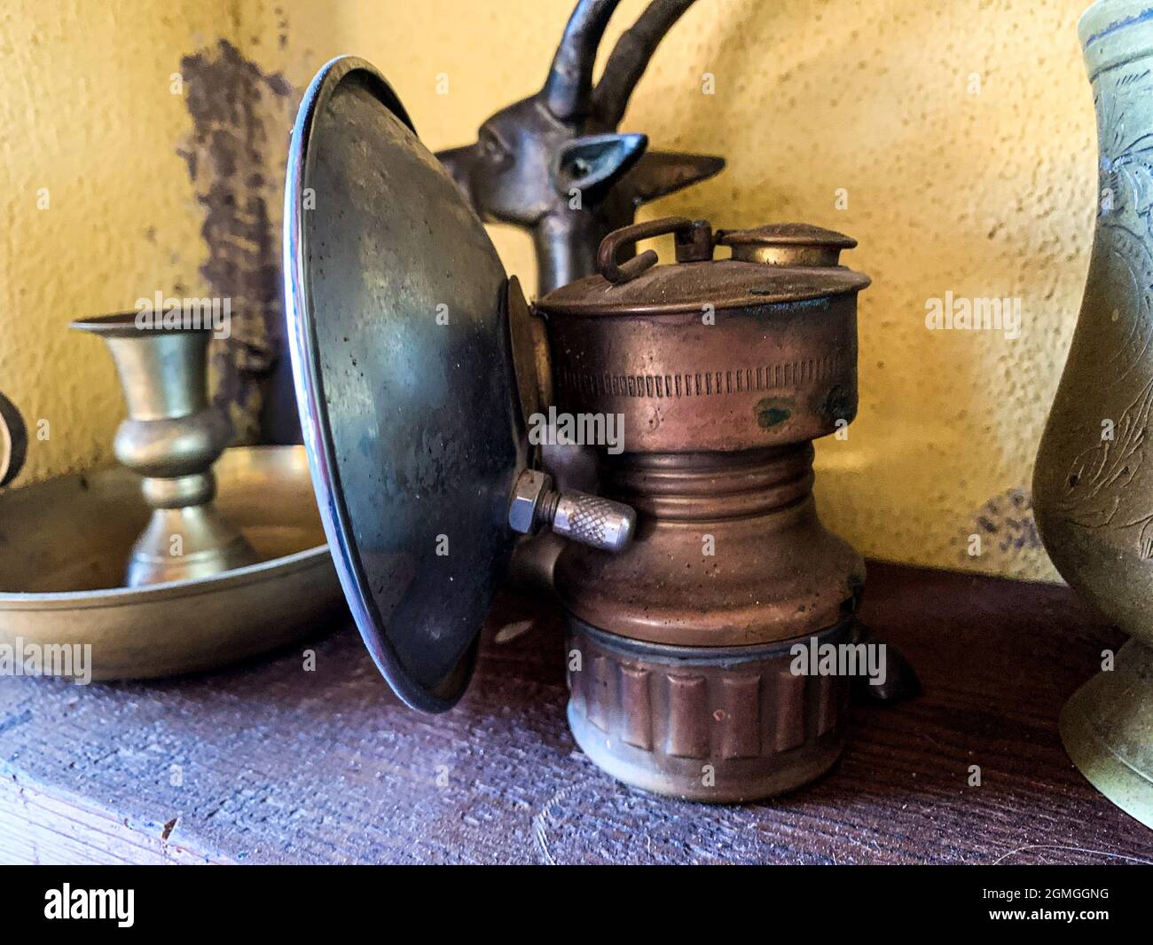 Lampara de petroleo hi-res stock photography and images - Alamy