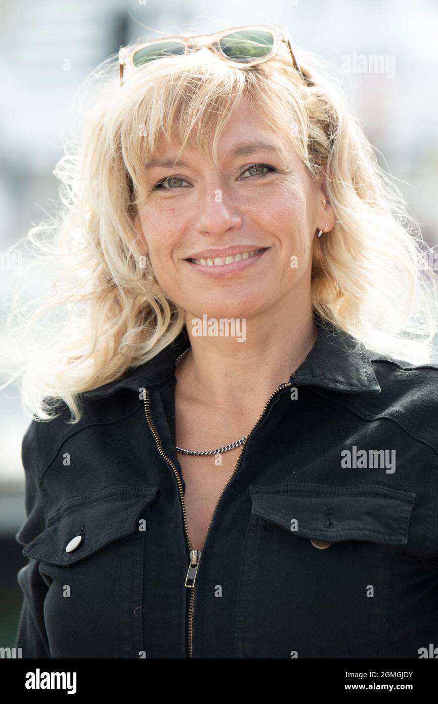 Julie Debazac Et Kamel Belghazi Julie Debazac attends Demain nous appartient photocall during the 23rd TV  Fiction Festival at La Rochelle, on September 18, 2021 in La Rochelle,  France. Photo by David Niviere/ABACAPRESS.COM Stock Photo - Alamy