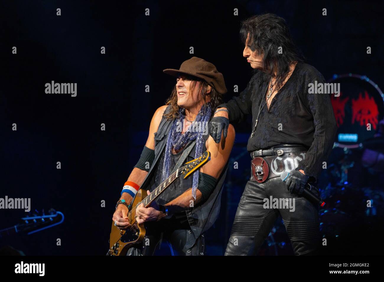 September 17, 2021, Atlantic City, New Jersey, USA: After nearly 19 months off stage, Rock and Roll legend ALICE COOPER (right), 73, launches his fall 2021 tour at Ocean Casino Resort in Atlantic City, New Jersey. Guitarist RYAN ROXIE is at left. (Credit Image: © Jim Z. Rider/ZUMA Press Wire) Stock Photo
