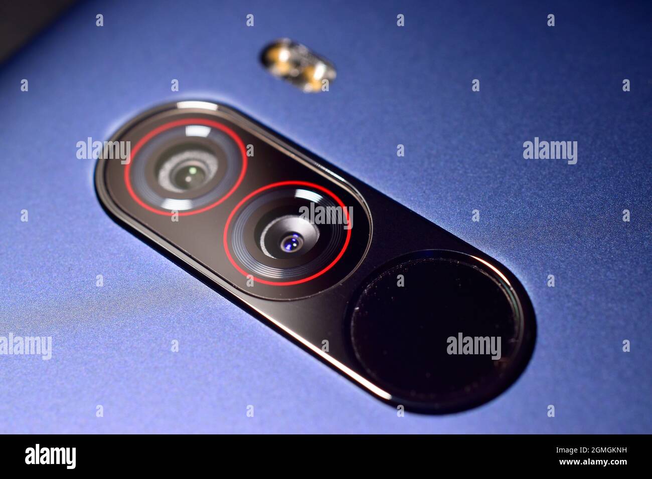 Mobile macro lens hi-res stock photography and images - Alamy