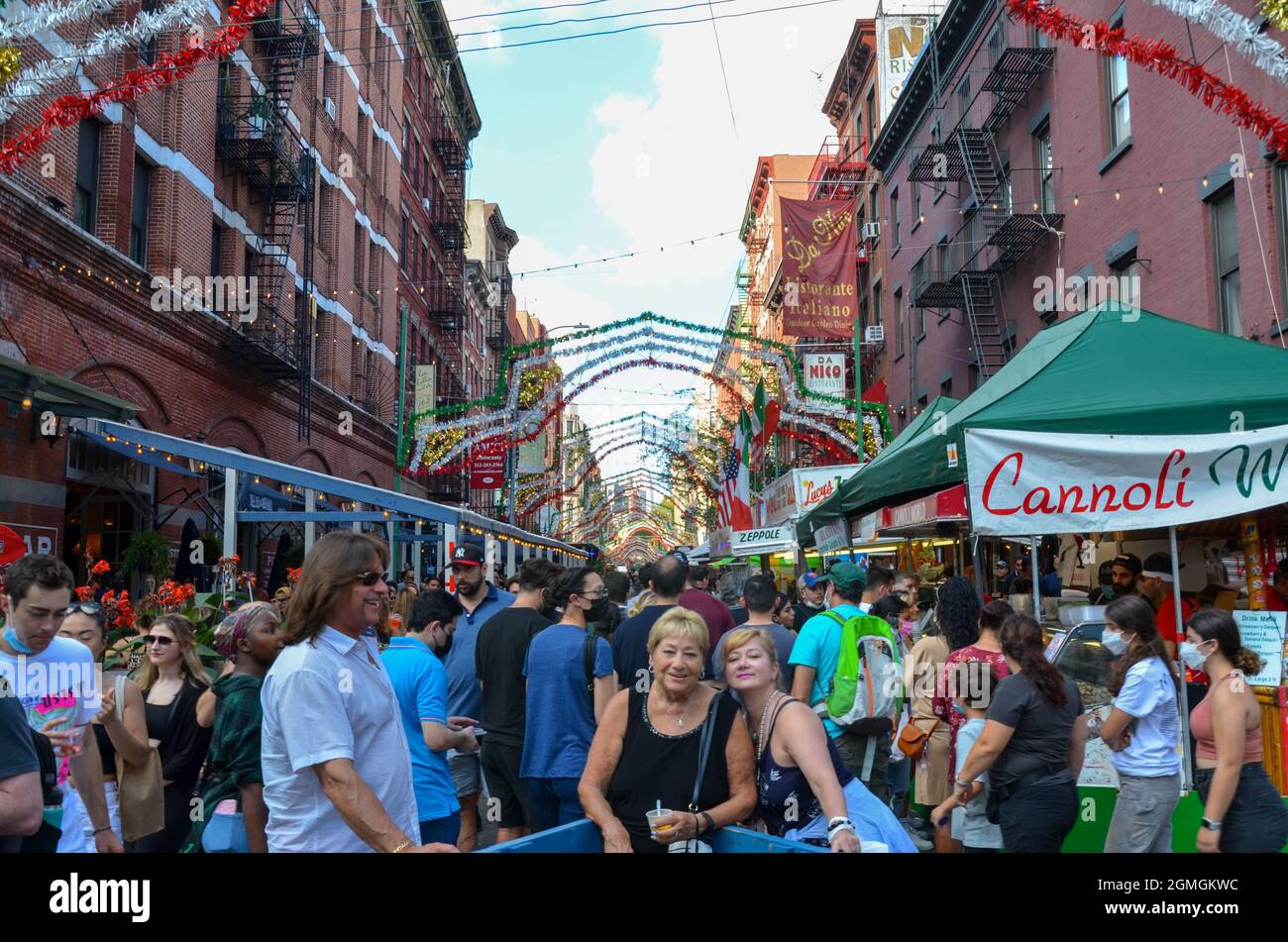 Festival of san gennaro hires stock photography and images Alamy