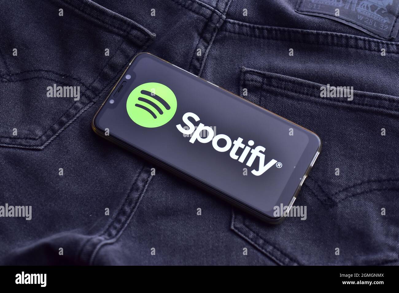 Spotify music service hi-res stock photography and images - Alamy