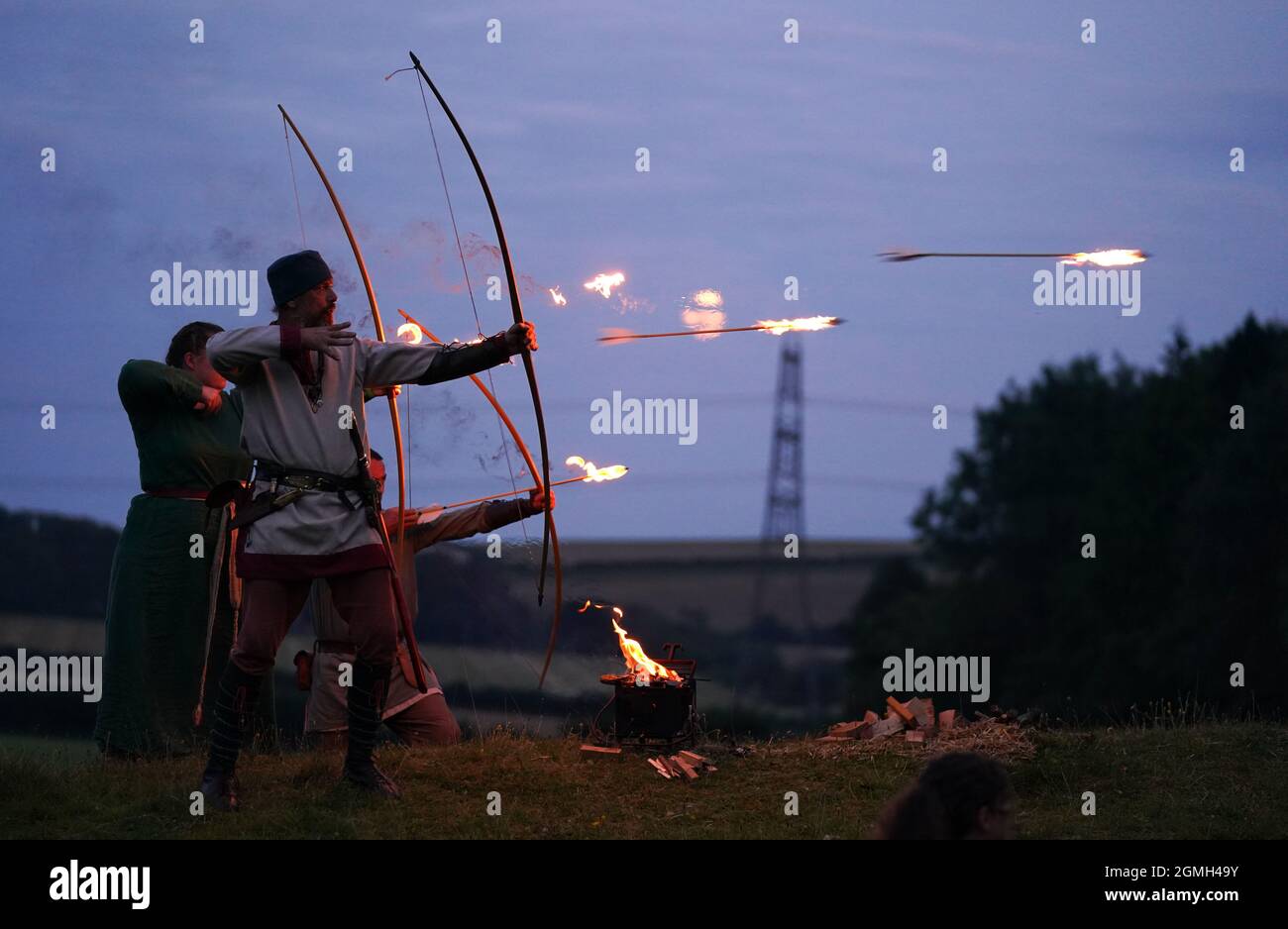 Flame Bow W/2 Arrows & Target Flame Bow W/2 Arrows & Target