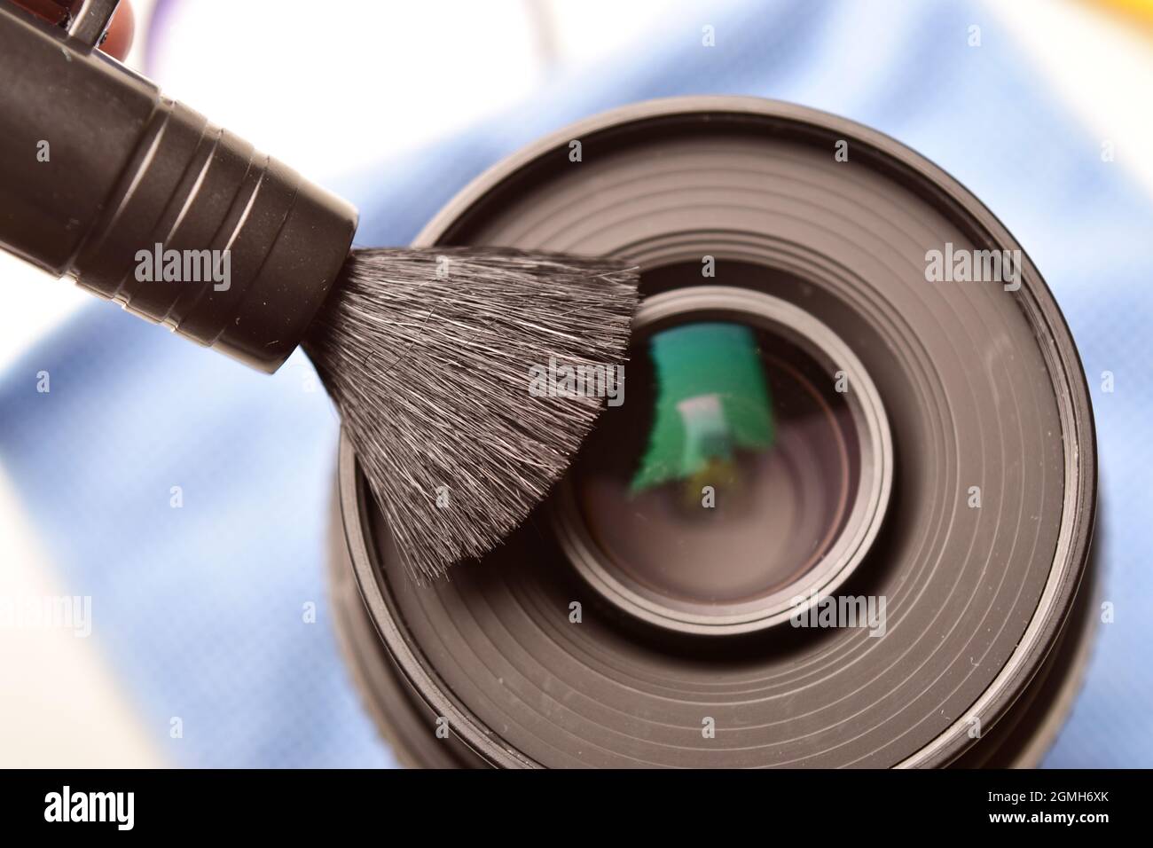 Lens brush hires stock photography and images Alamy